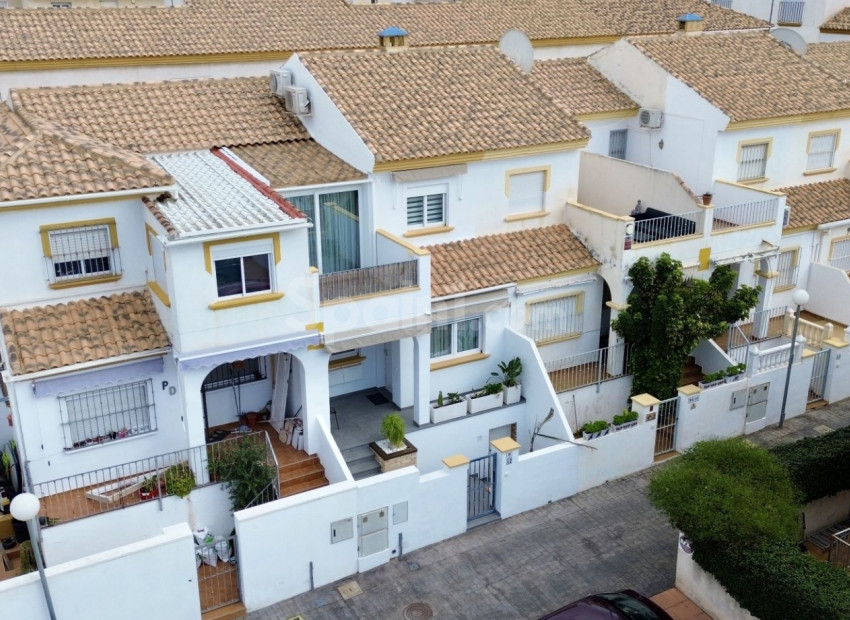 Resale - Townhouse -
Orihuela Costa - La Florida