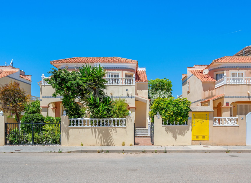 Resale - Townhouse -
Orihuela Costa - La Zenia
