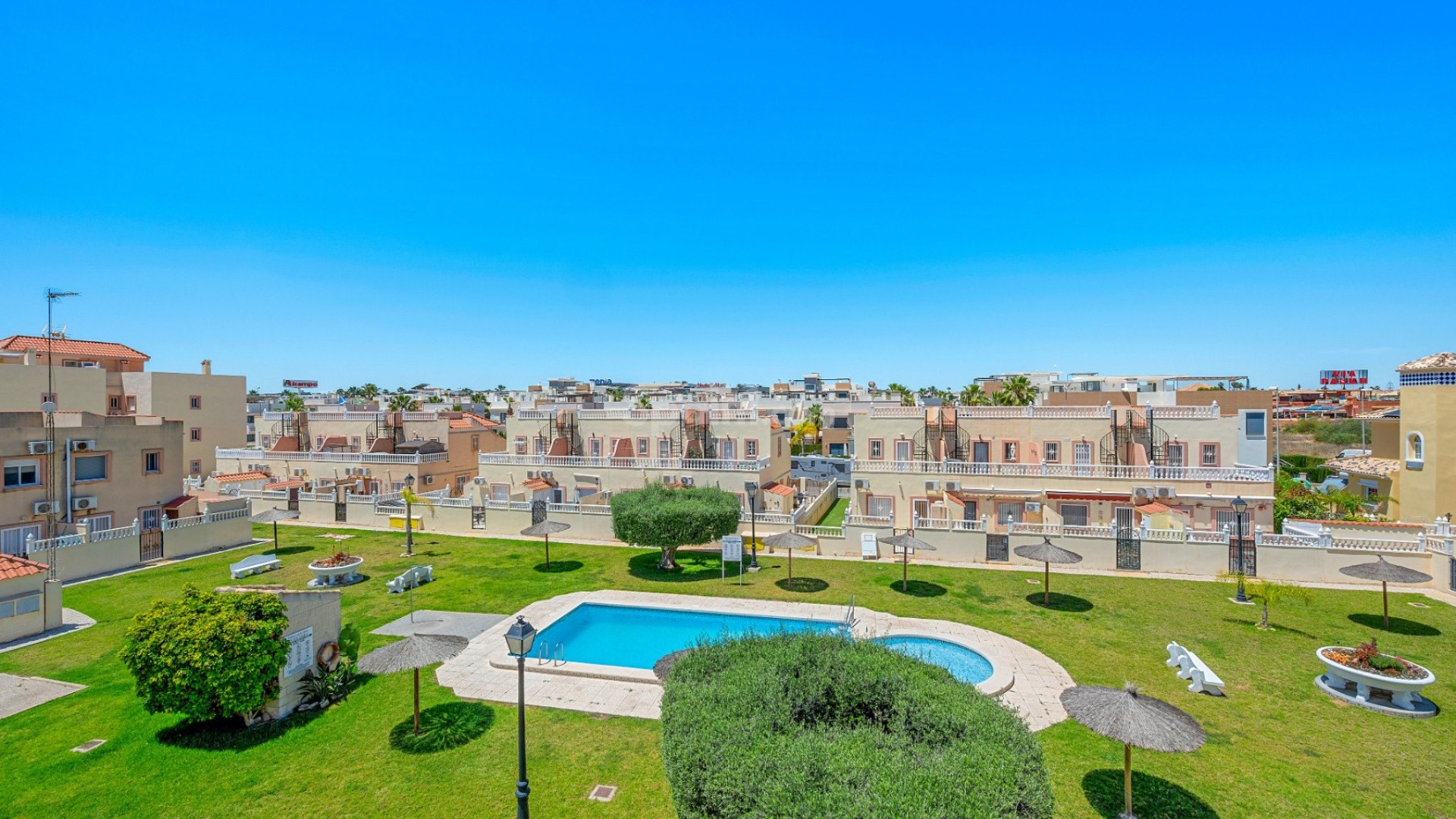 Resale - Townhouse -
Orihuela Costa - La Zenia