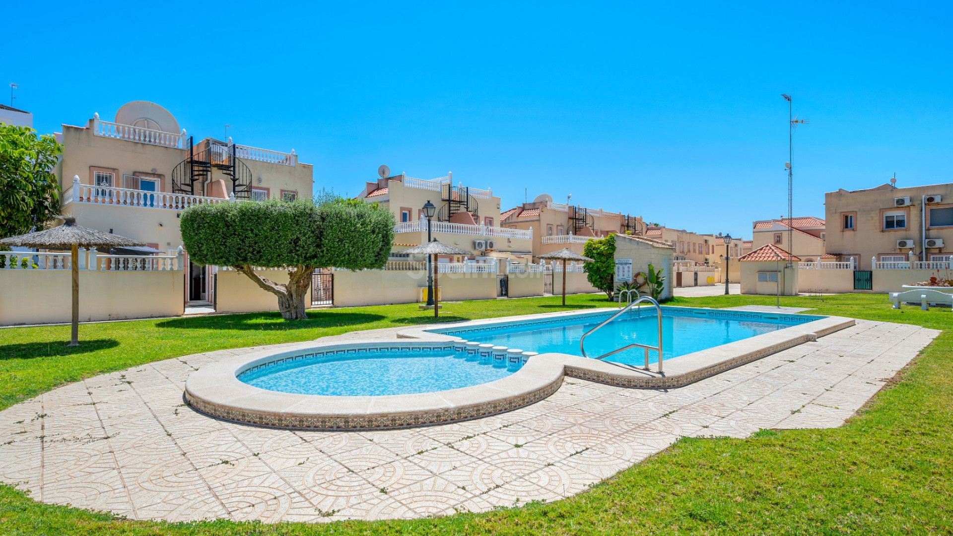 Resale - Townhouse -
Orihuela Costa - La Zenia