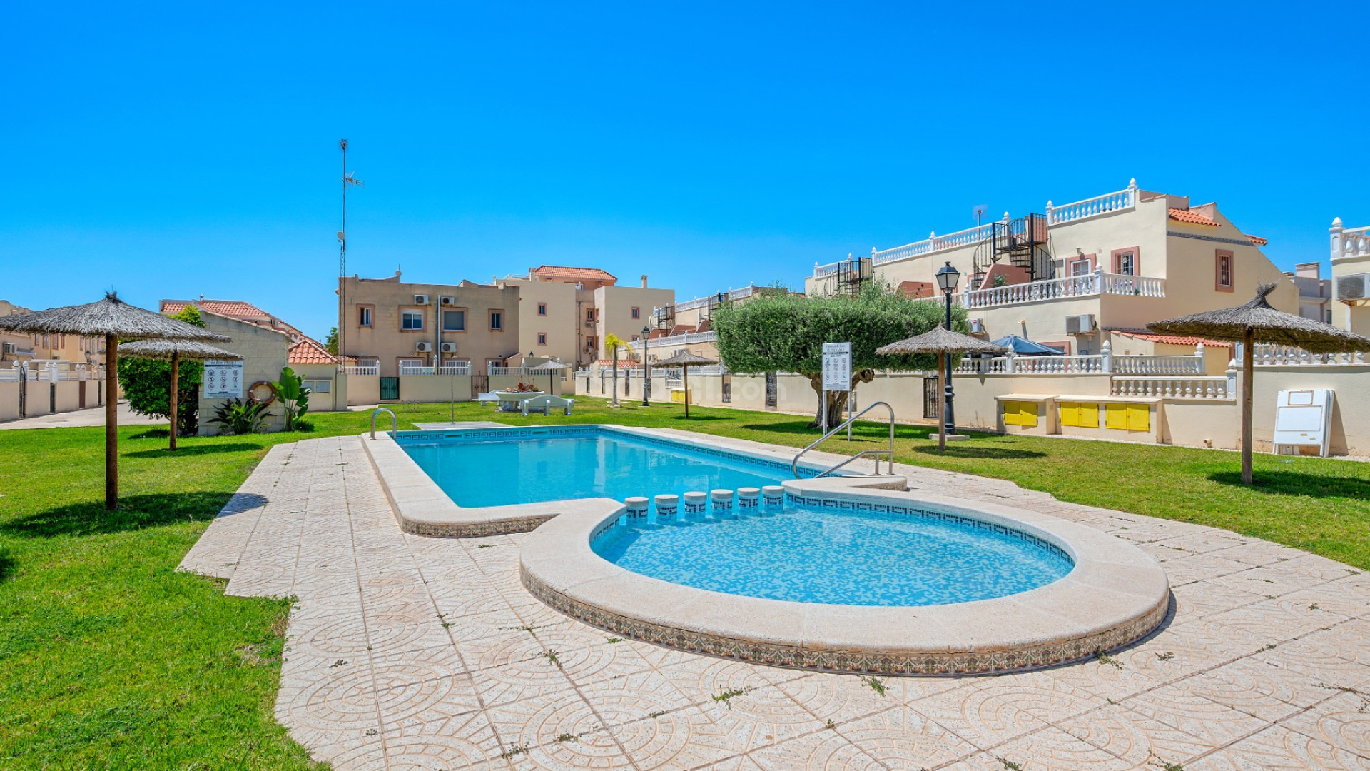Resale - Townhouse -
Orihuela Costa - La Zenia