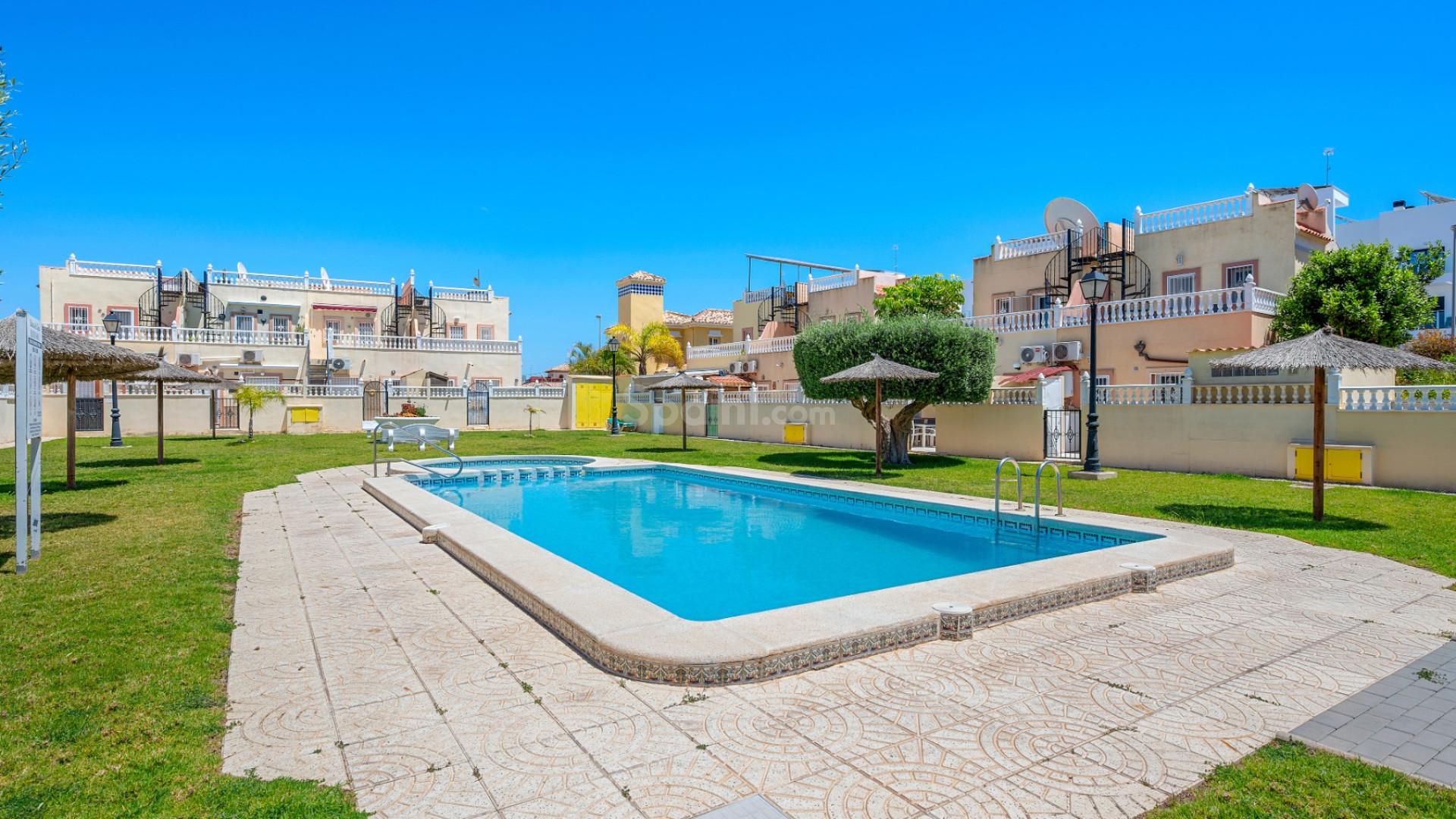 Resale - Townhouse -
Orihuela Costa - La Zenia