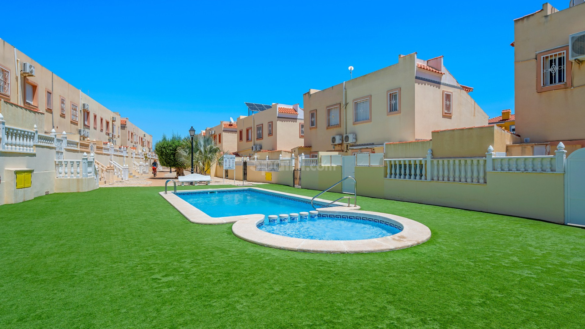 Resale - Townhouse -
Orihuela Costa - La Zenia