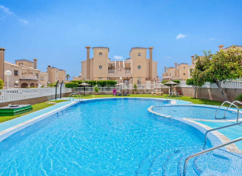 Resale - Townhouse -
Orihuela Costa - Lomas de Cabo Roig