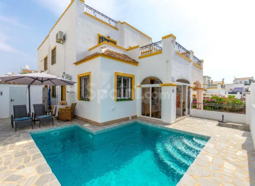 Resale - Townhouse -
Orihuela Costa - Los Altos