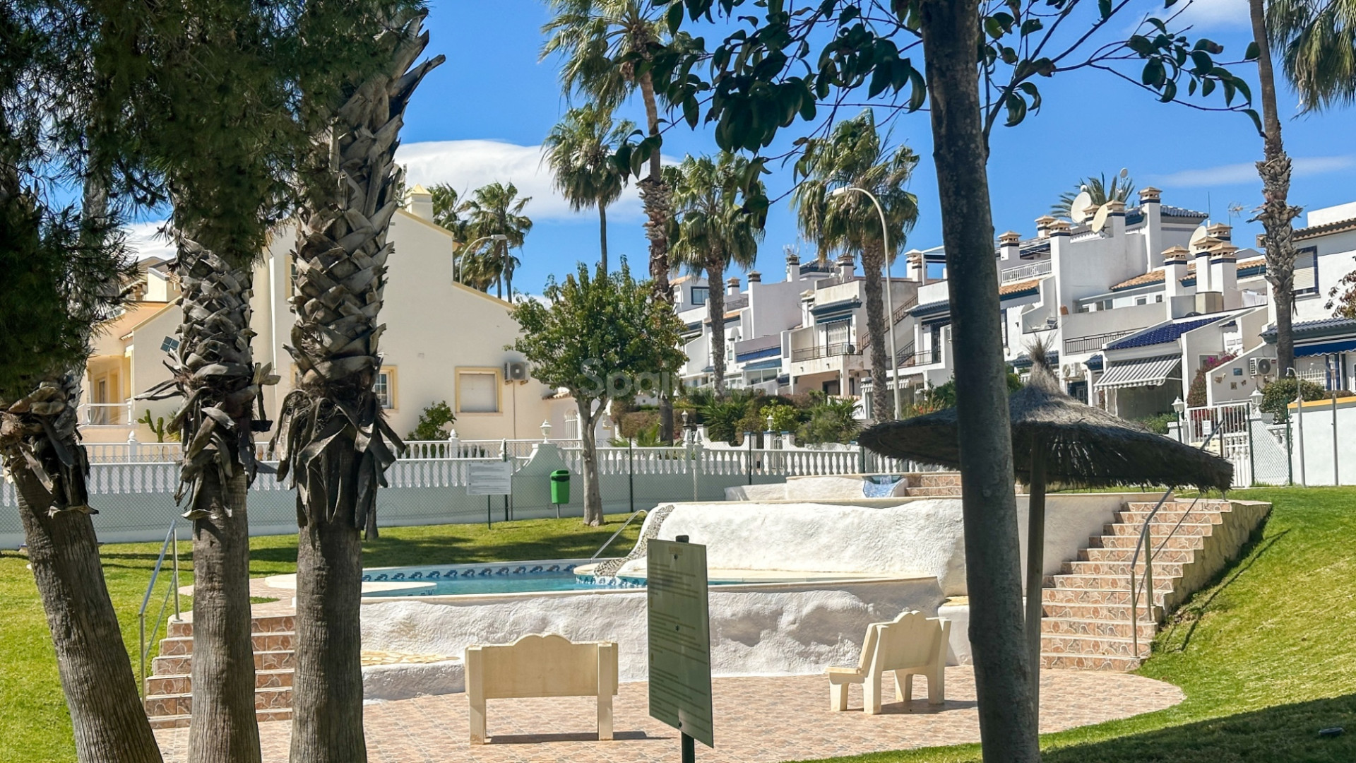Resale - Townhouse -
Orihuela Costa - Los Dolses