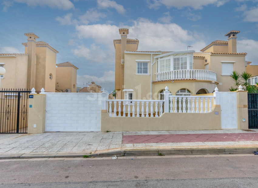 Resale - Townhouse -
Orihuela Costa - Playa Flamenca