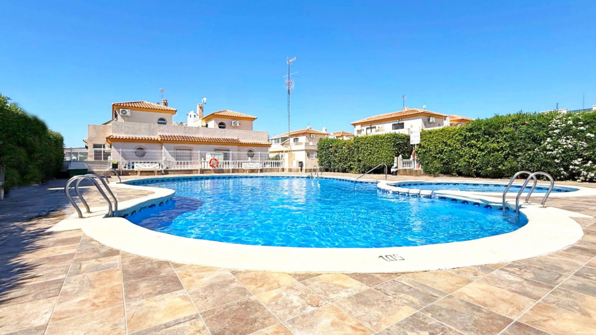 Resale - Townhouse -
Orihuela Costa - Playa Flamenca