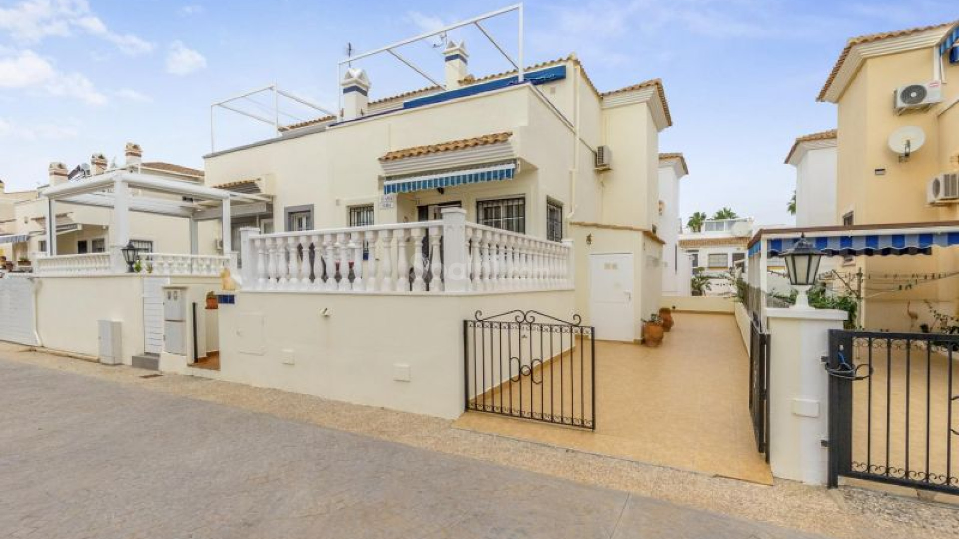 Resale - Townhouse -
Orihuela Costa - Playa Flamenca