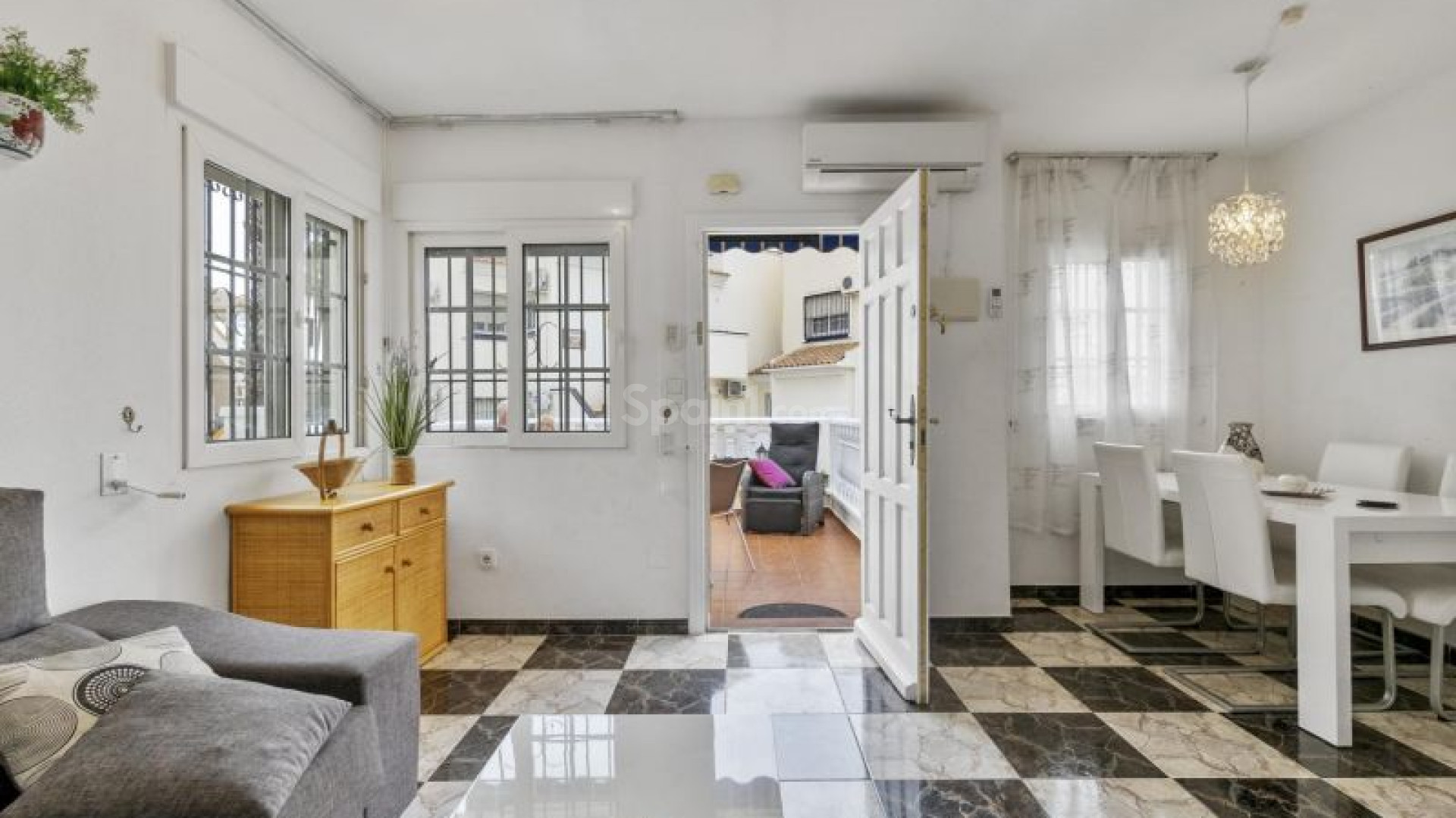 Resale - Townhouse -
Orihuela Costa - Playa Flamenca