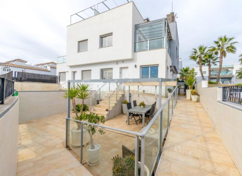 Resale - Townhouse -
Orihuela Costa - Punta Prima