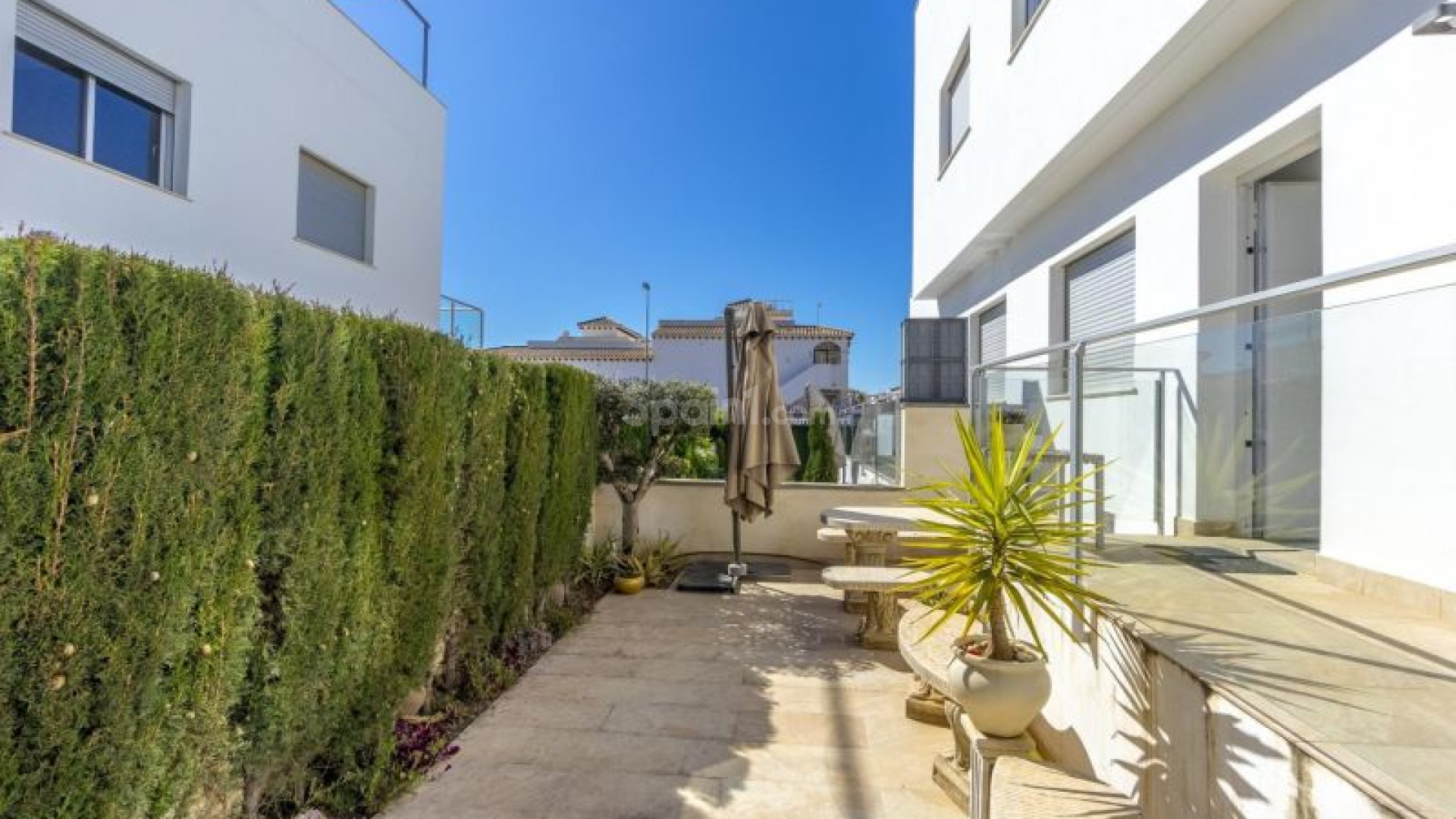 Resale - Townhouse -
Orihuela Costa - Punta Prima