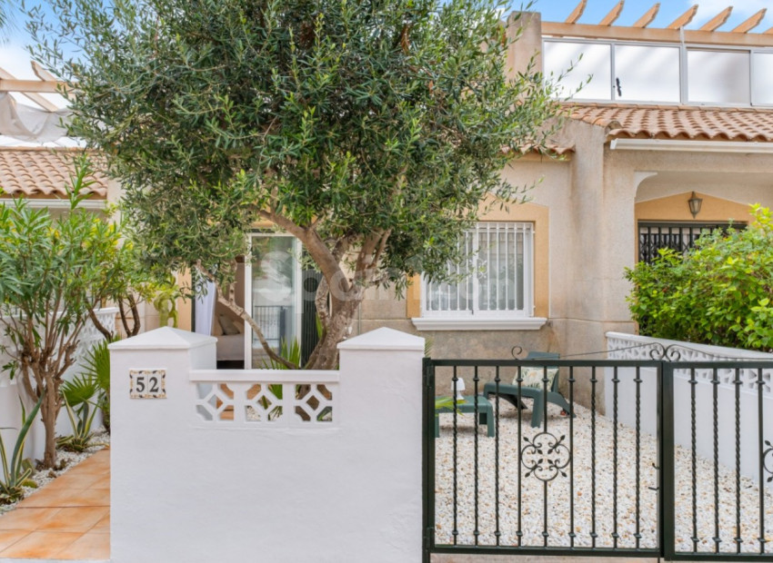 Resale - Townhouse -
Orihuela Costa - Villamartin