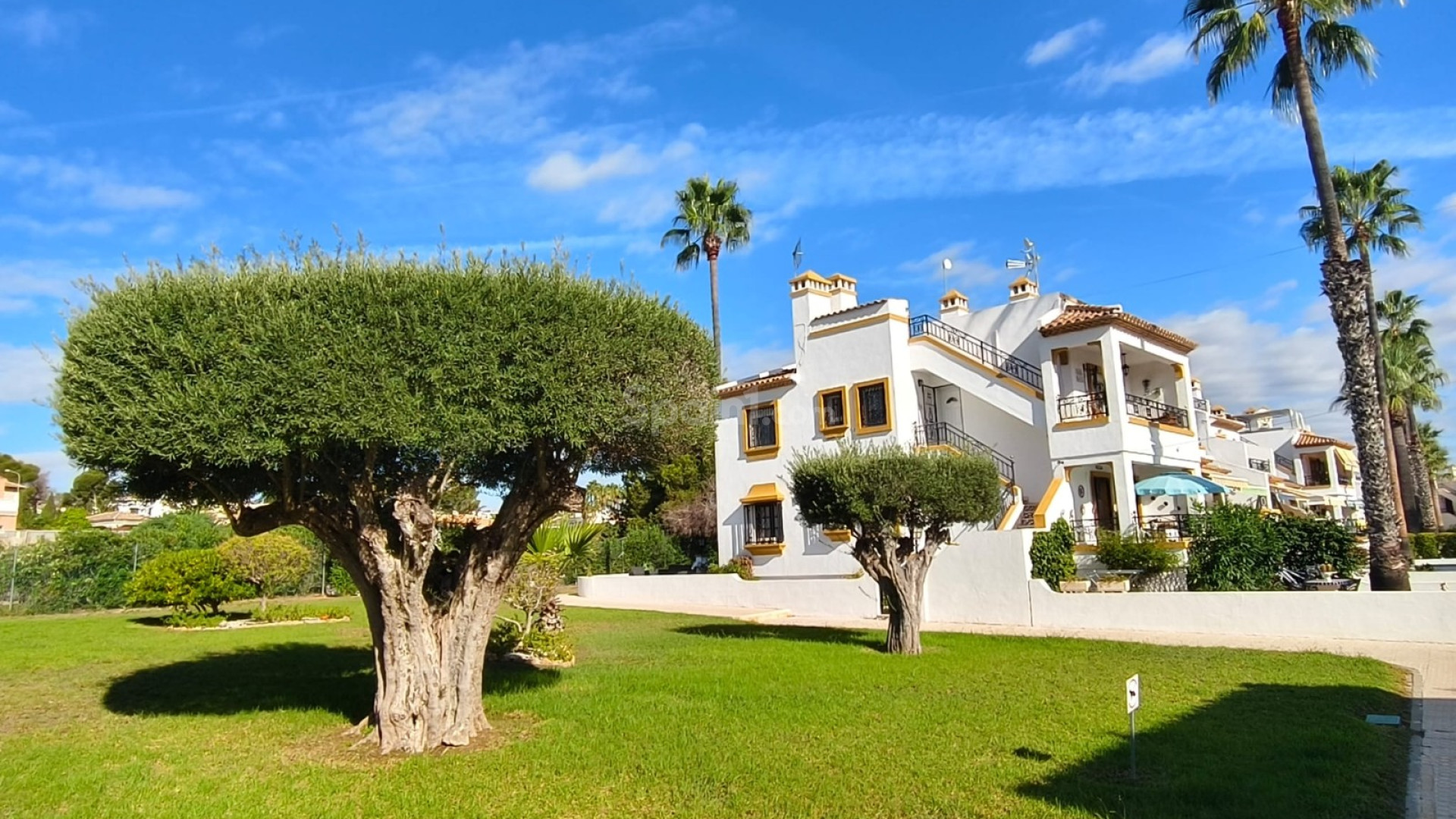 Resale - Townhouse -
Orihuela Costa - Villamartin