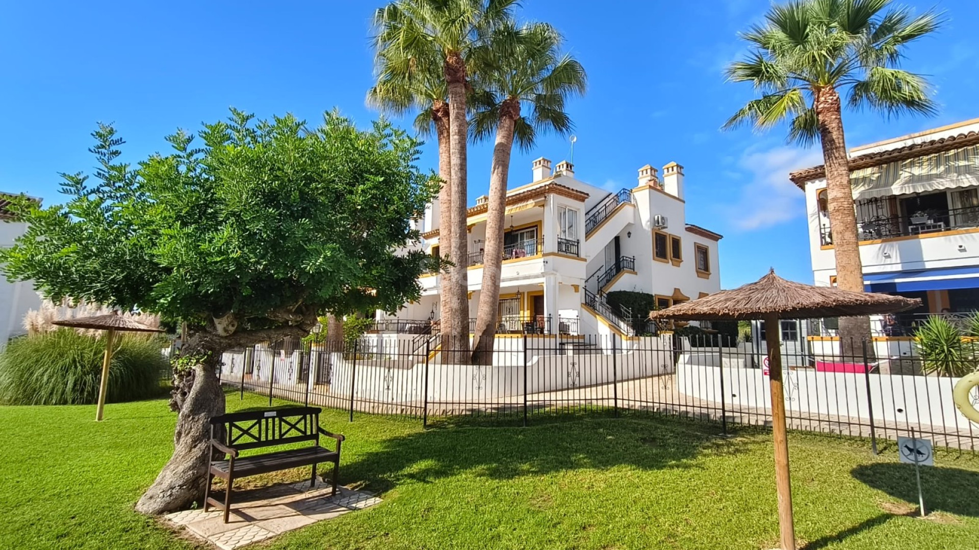 Resale - Townhouse -
Orihuela Costa - Villamartin
