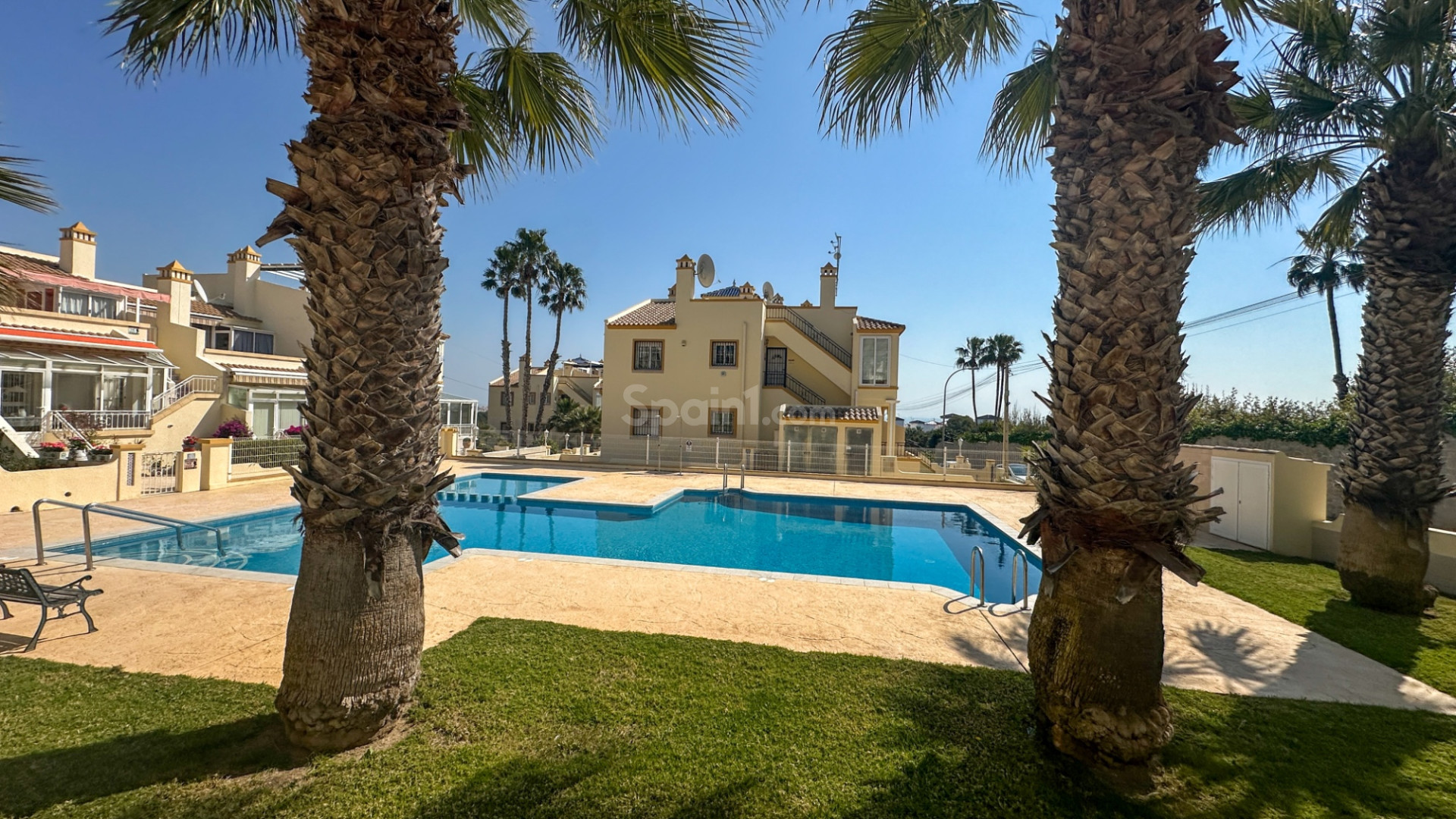 Resale - Townhouse -
Orihuela Costa - Villamartin