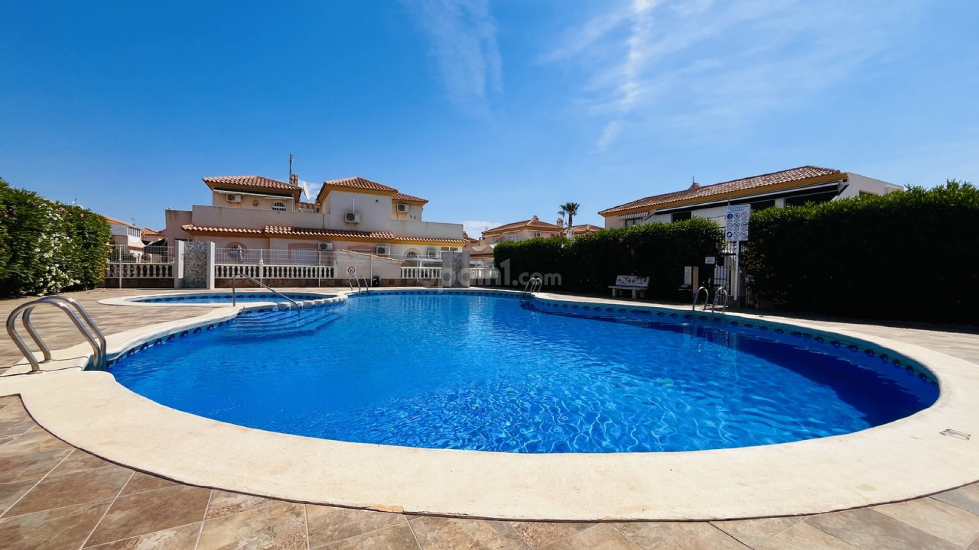 Resale - Townhouse -
Playa Flamenca