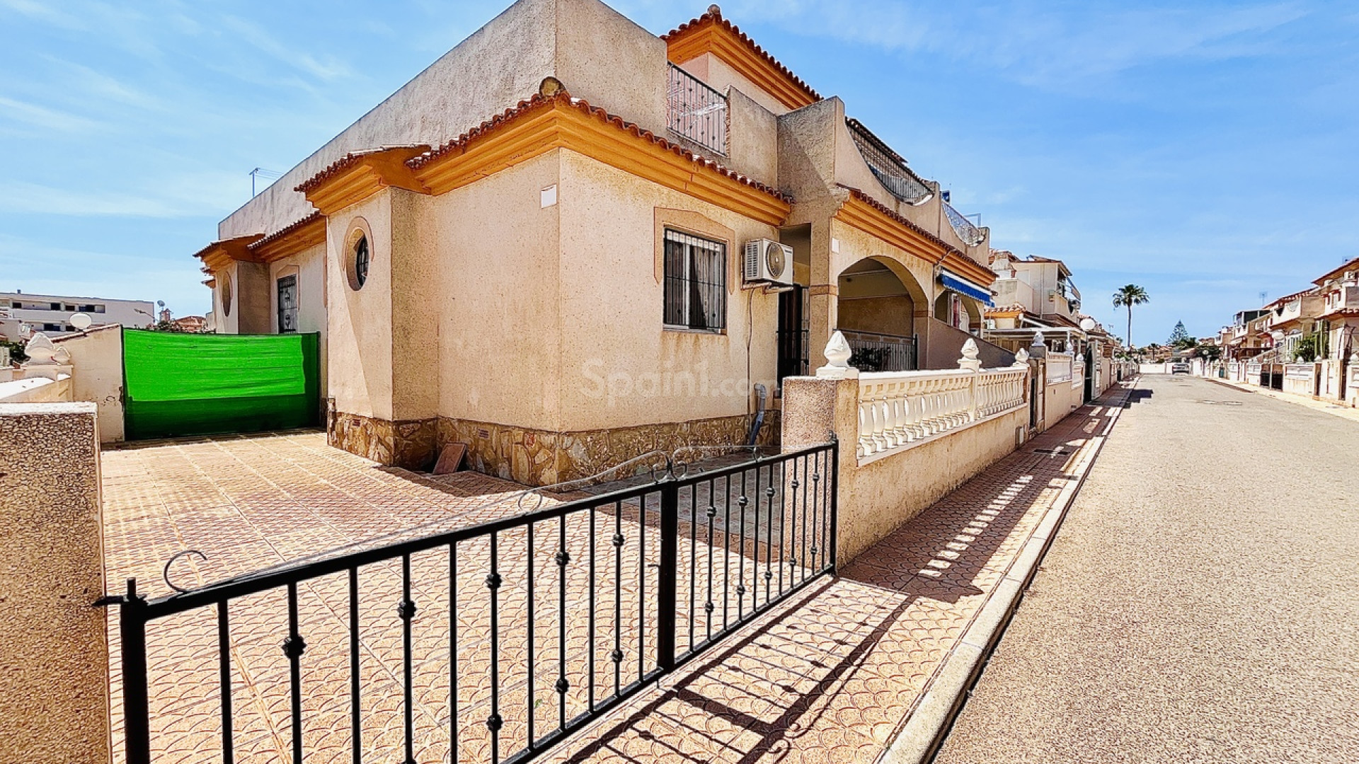 Resale - Townhouse -
Playa Flamenca