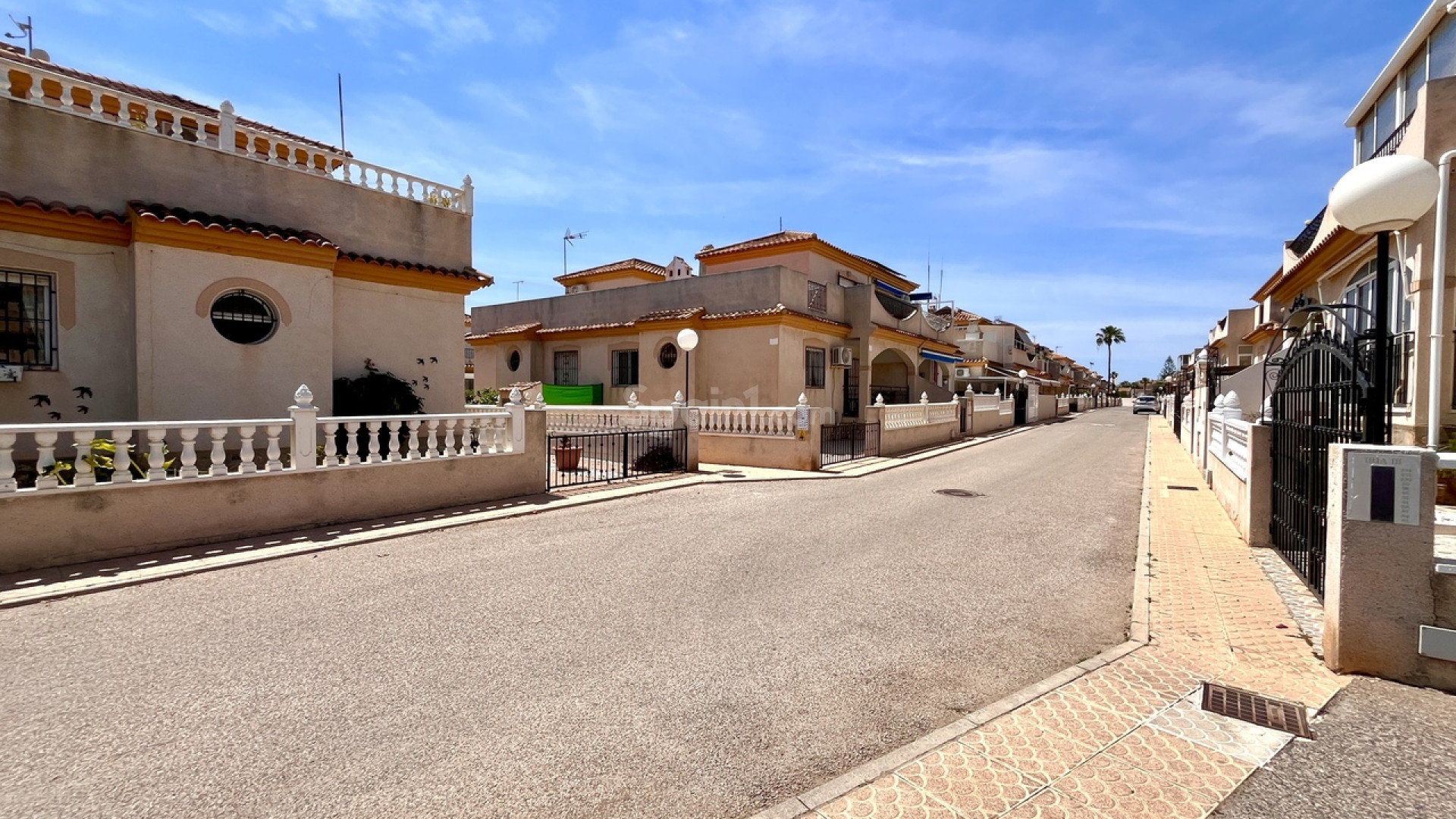 Resale - Townhouse -
Playa Flamenca