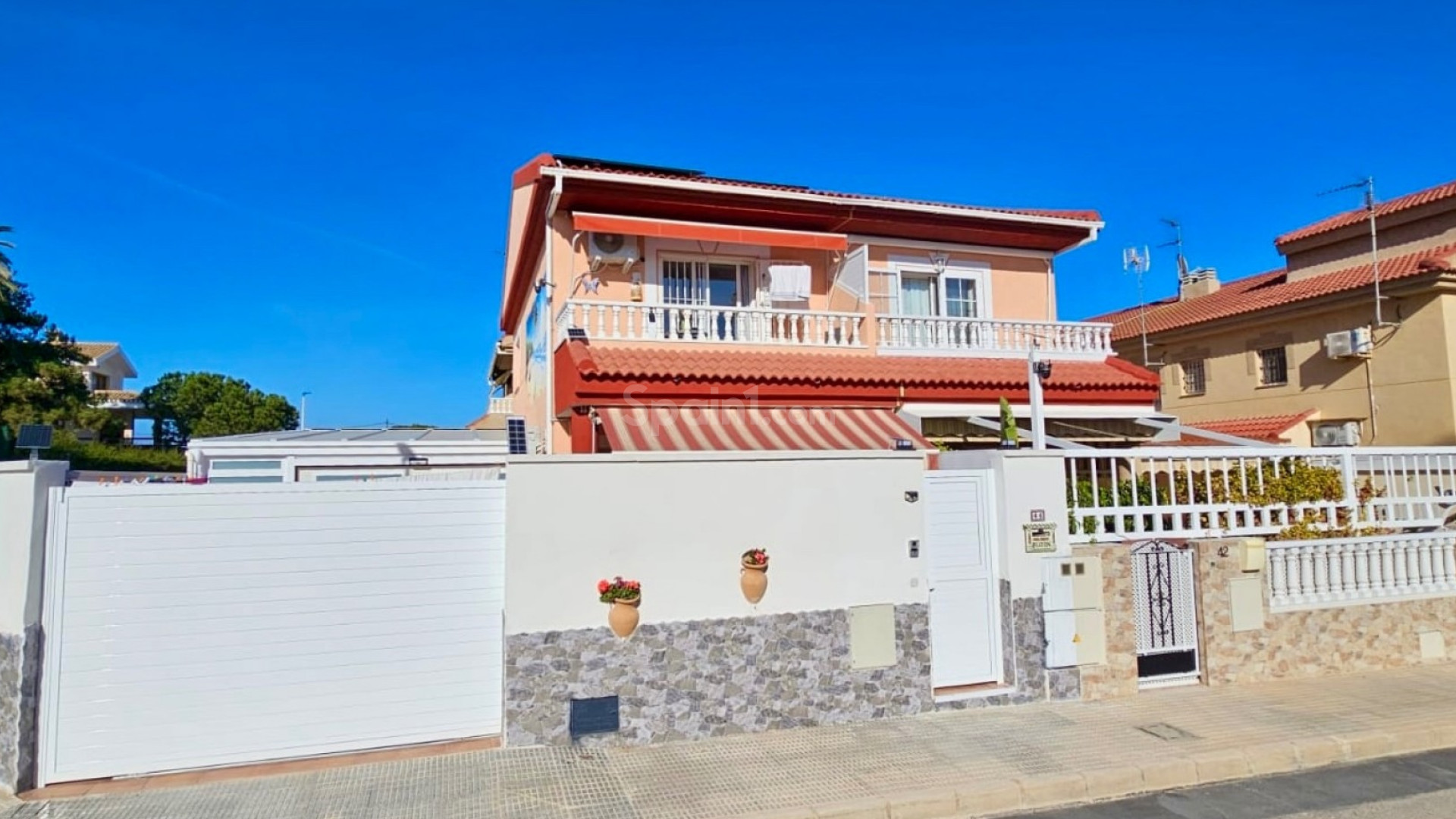 Resale - Townhouse -
San Javier