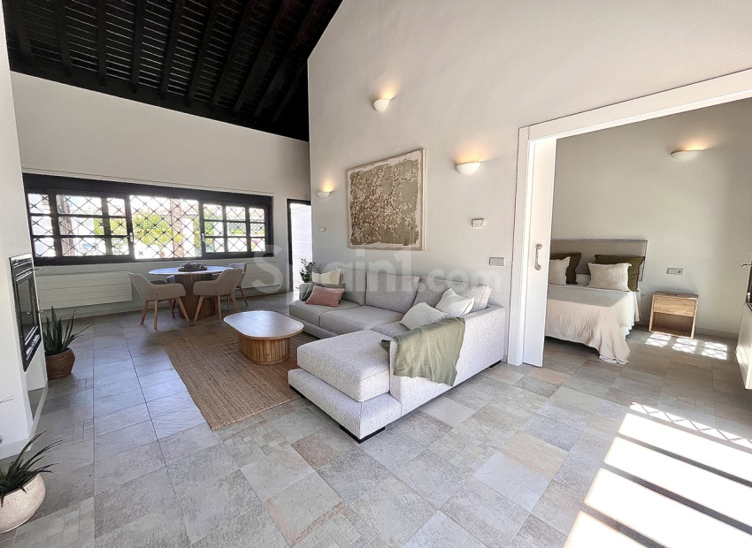 Resale - Townhouse -
Sucina