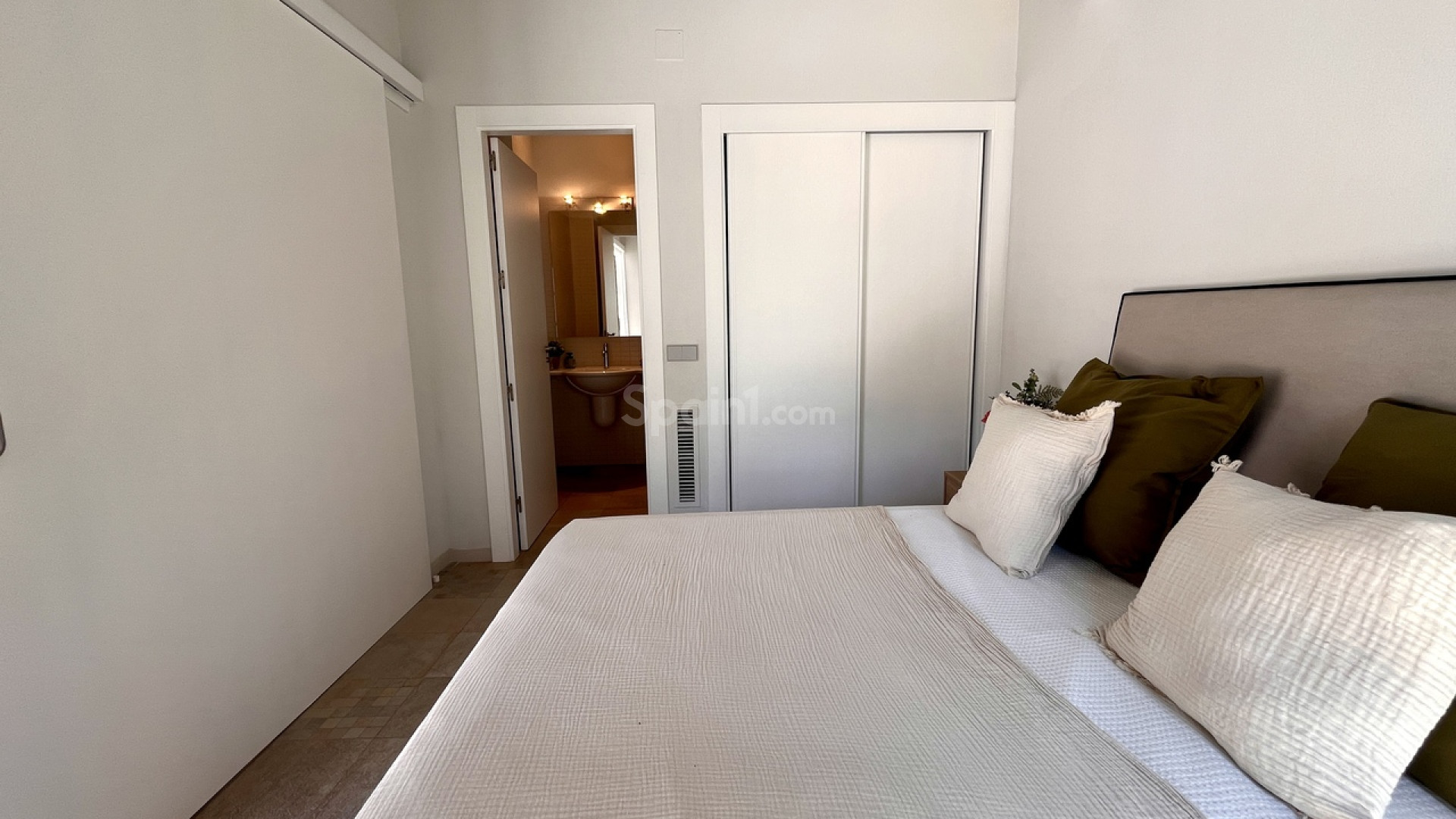 Resale - Townhouse -
Sucina