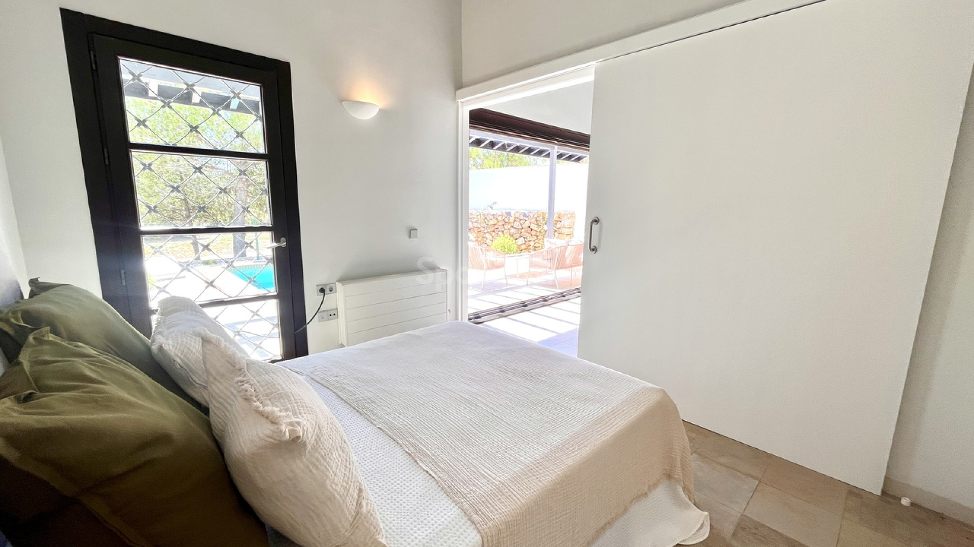 Resale - Townhouse -
Sucina