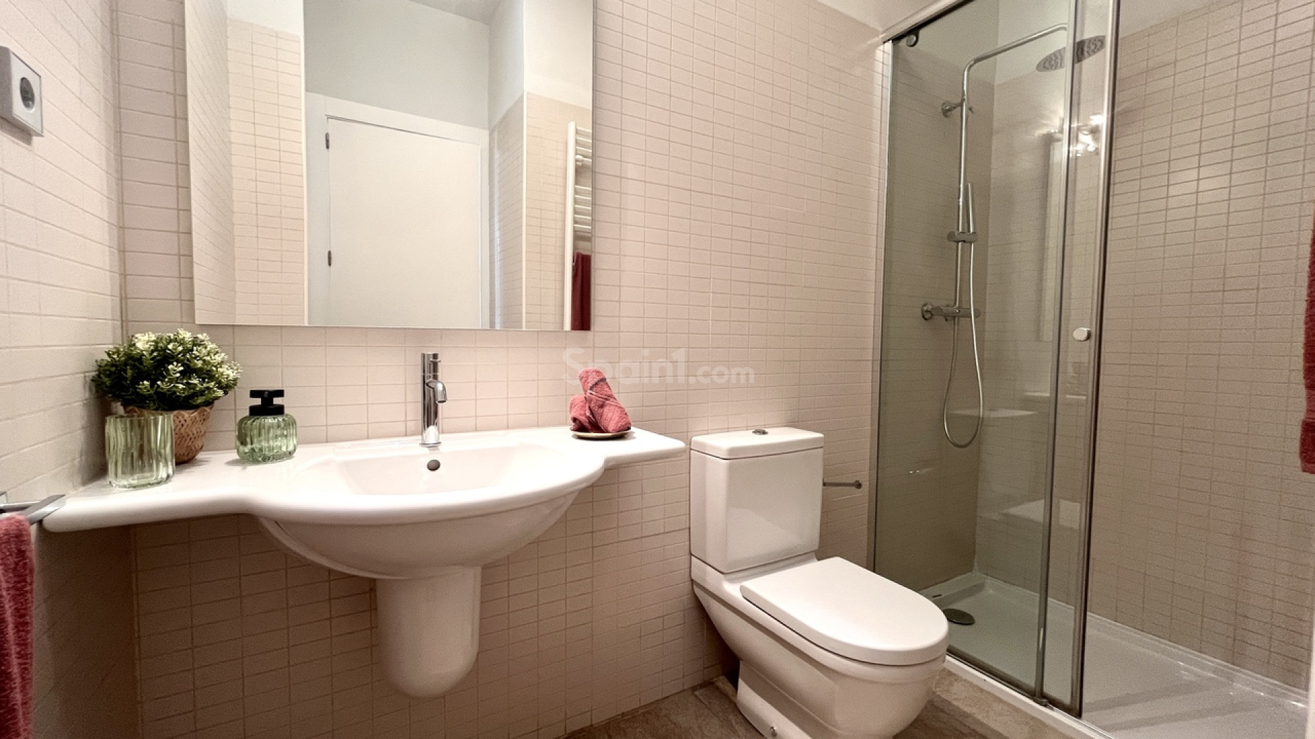 Resale - Townhouse -
Sucina