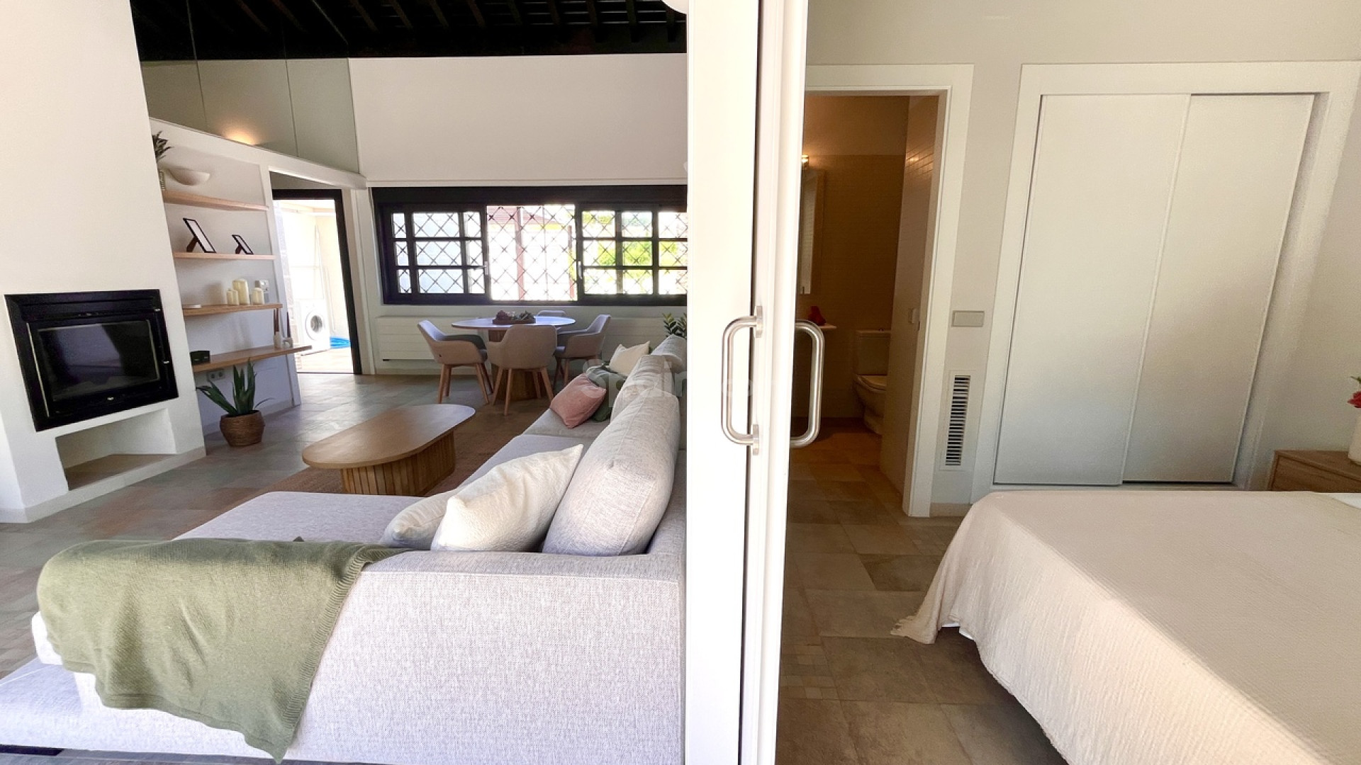 Resale - Townhouse -
Sucina