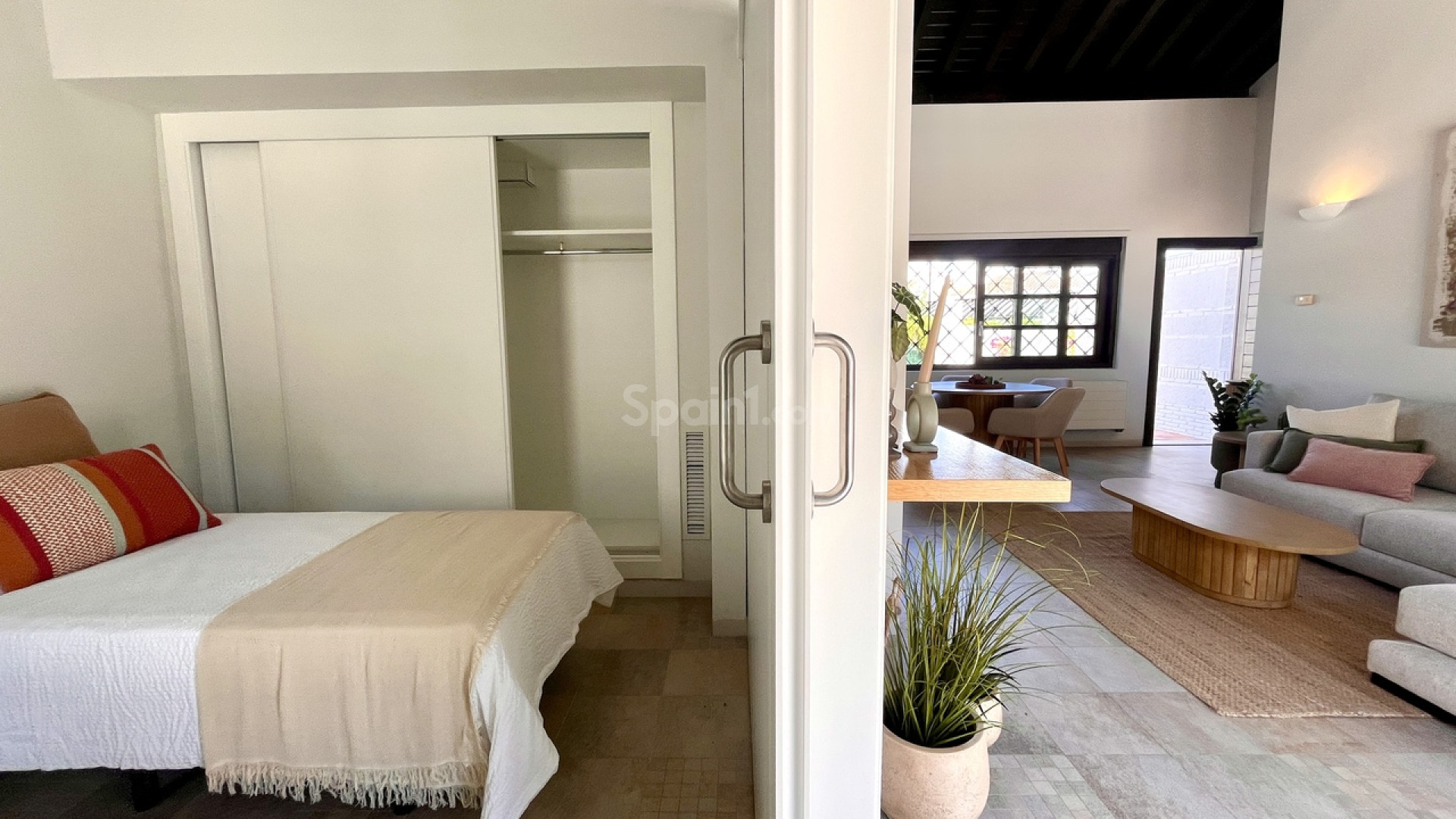 Resale - Townhouse -
Sucina