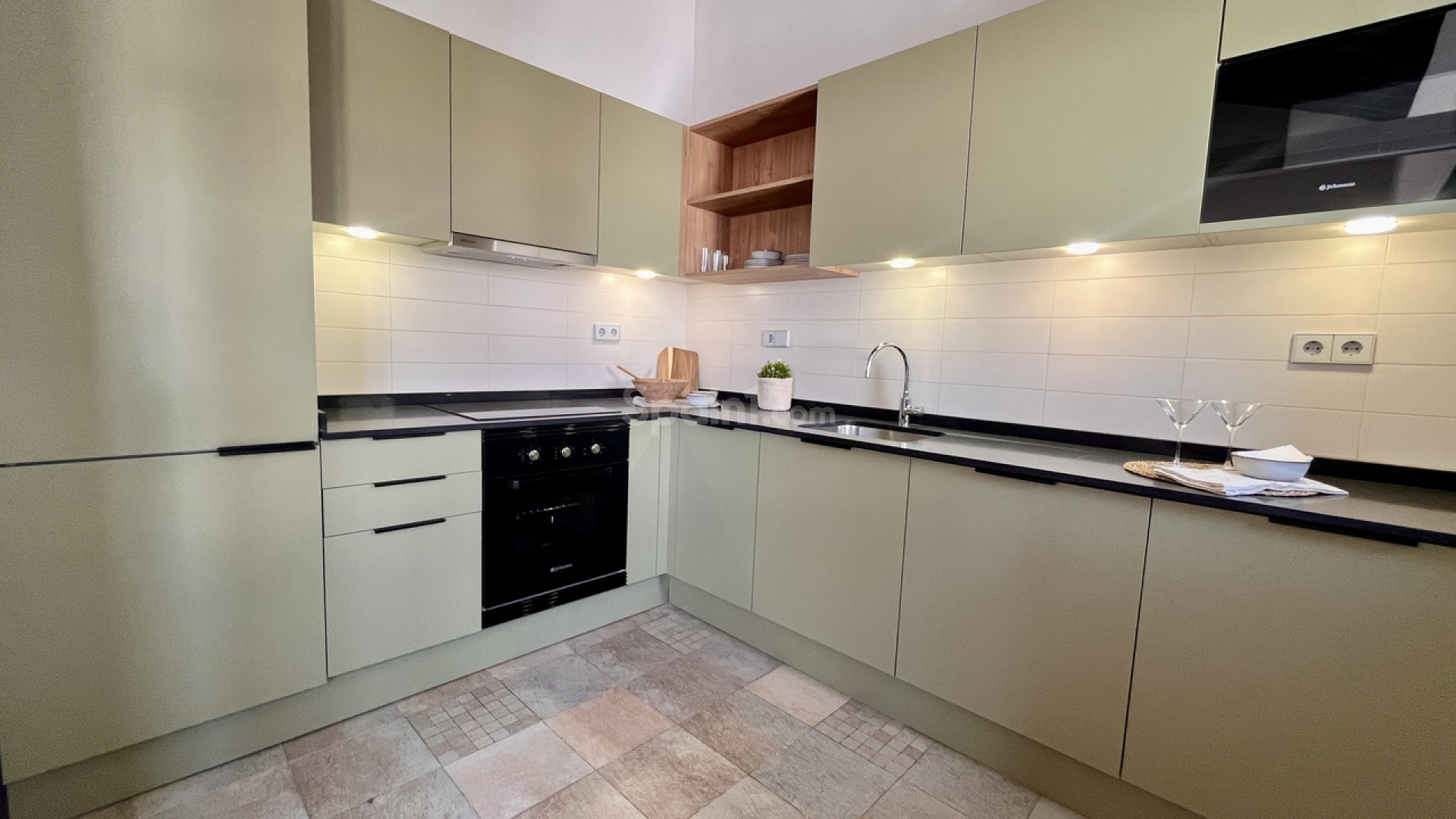 Resale - Townhouse -
Sucina