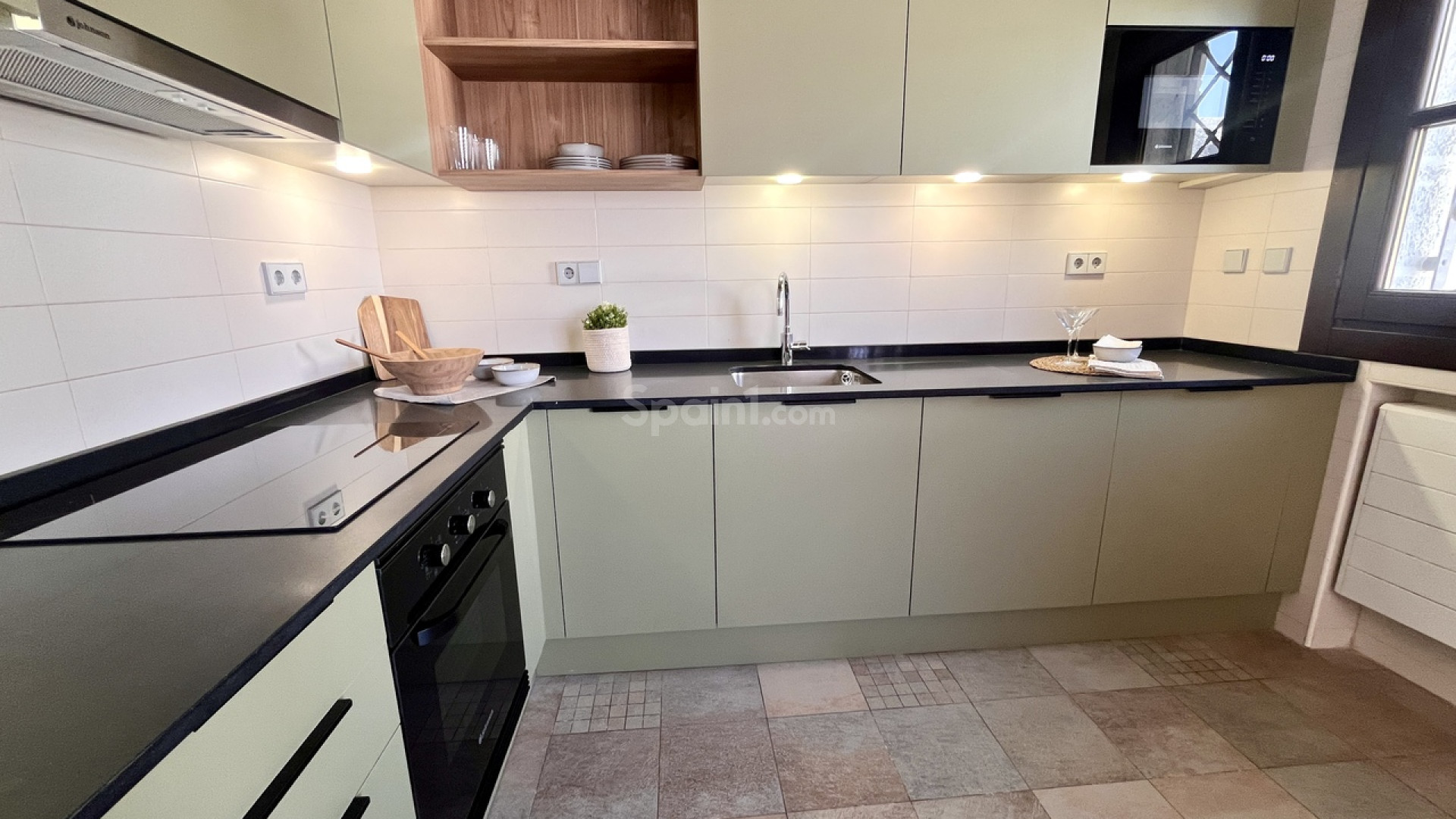 Resale - Townhouse -
Sucina