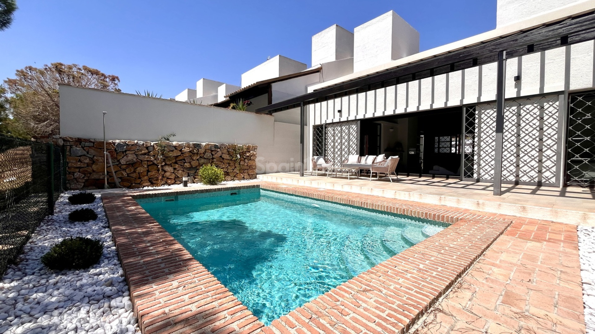 Resale - Townhouse -
Sucina