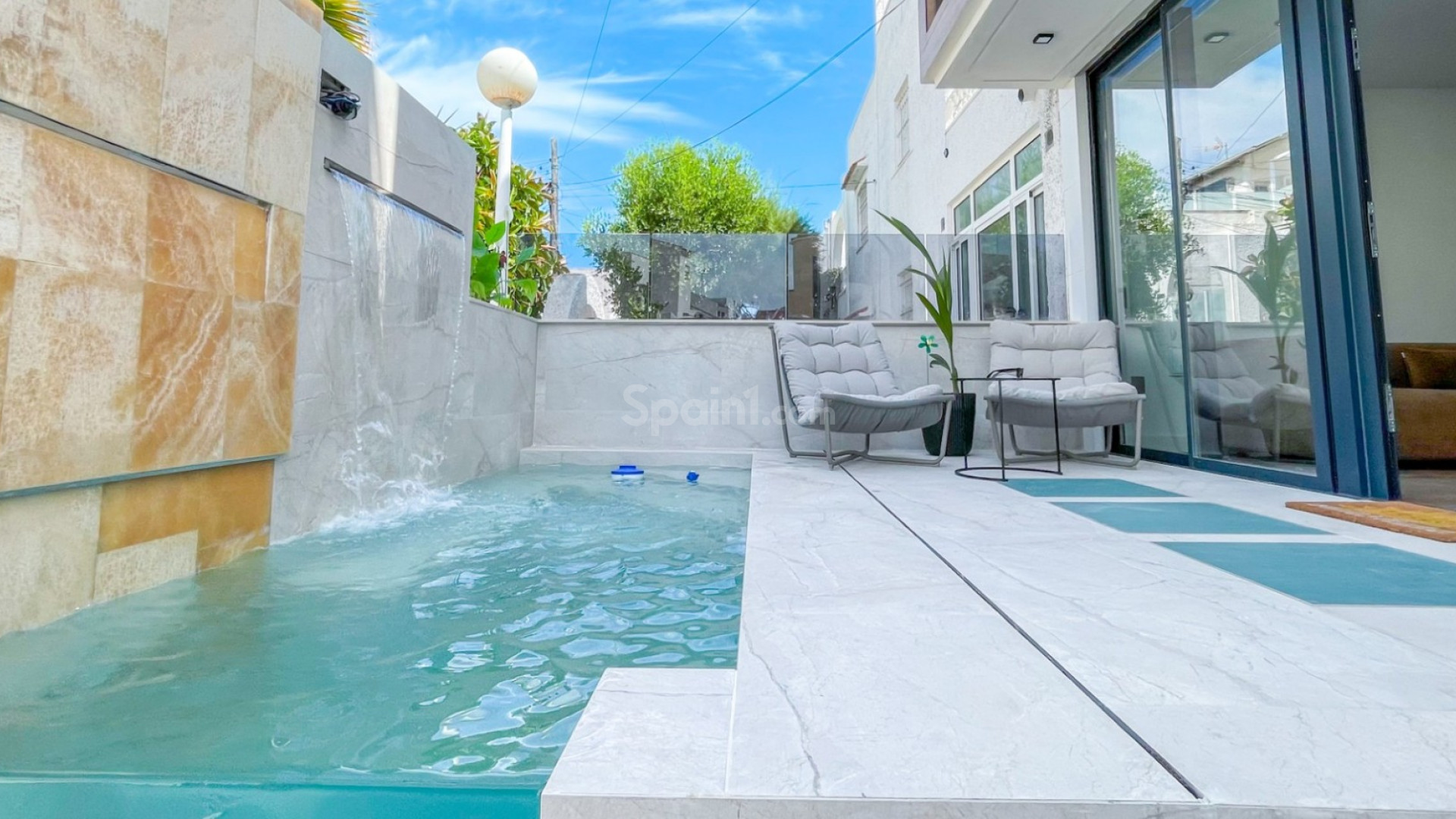 Resale - Townhouse -
Torrevieja - Nueva Torrevieja - Aguas Nuevas