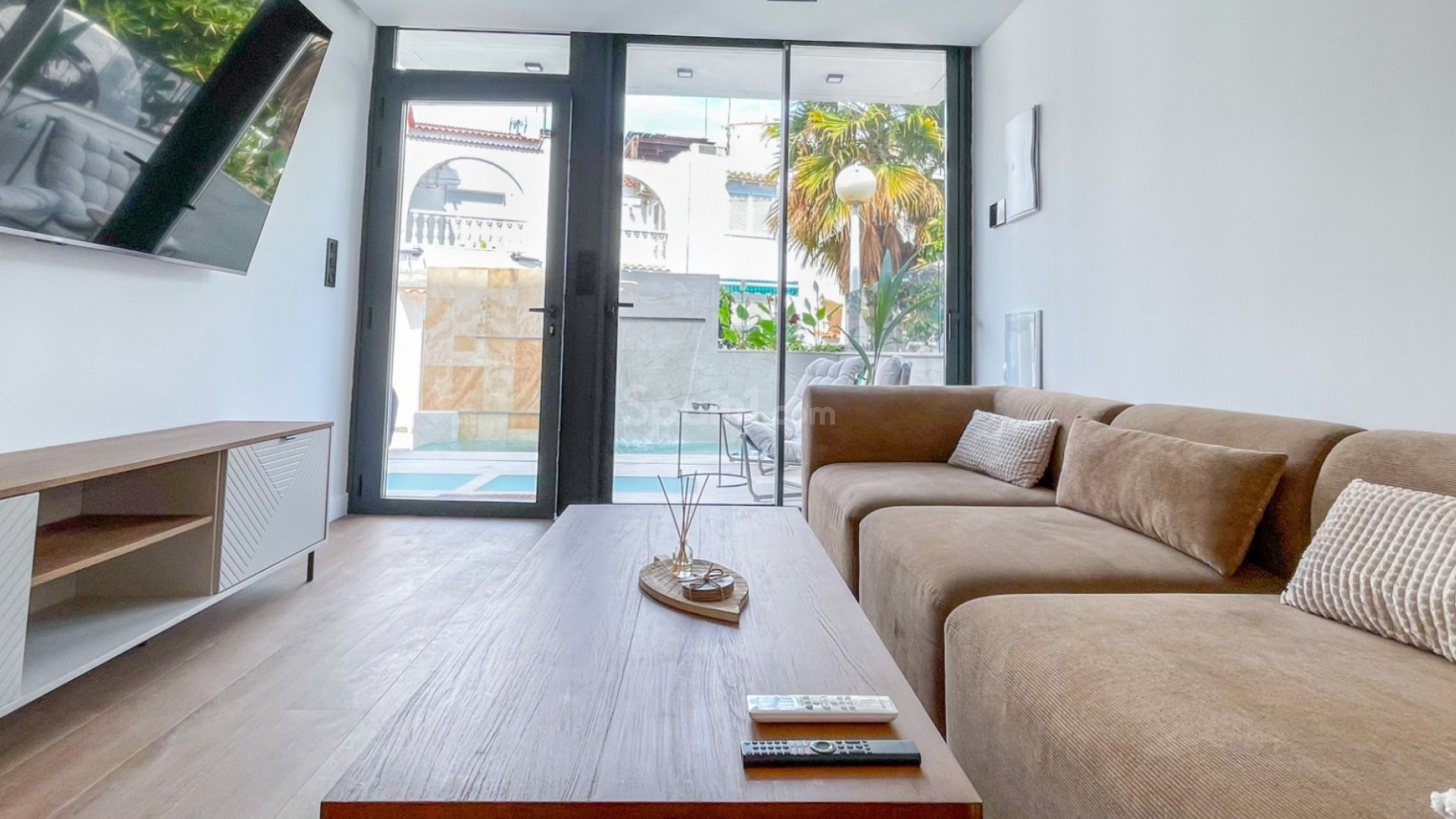 Resale - Townhouse -
Torrevieja - Nueva Torrevieja - Aguas Nuevas