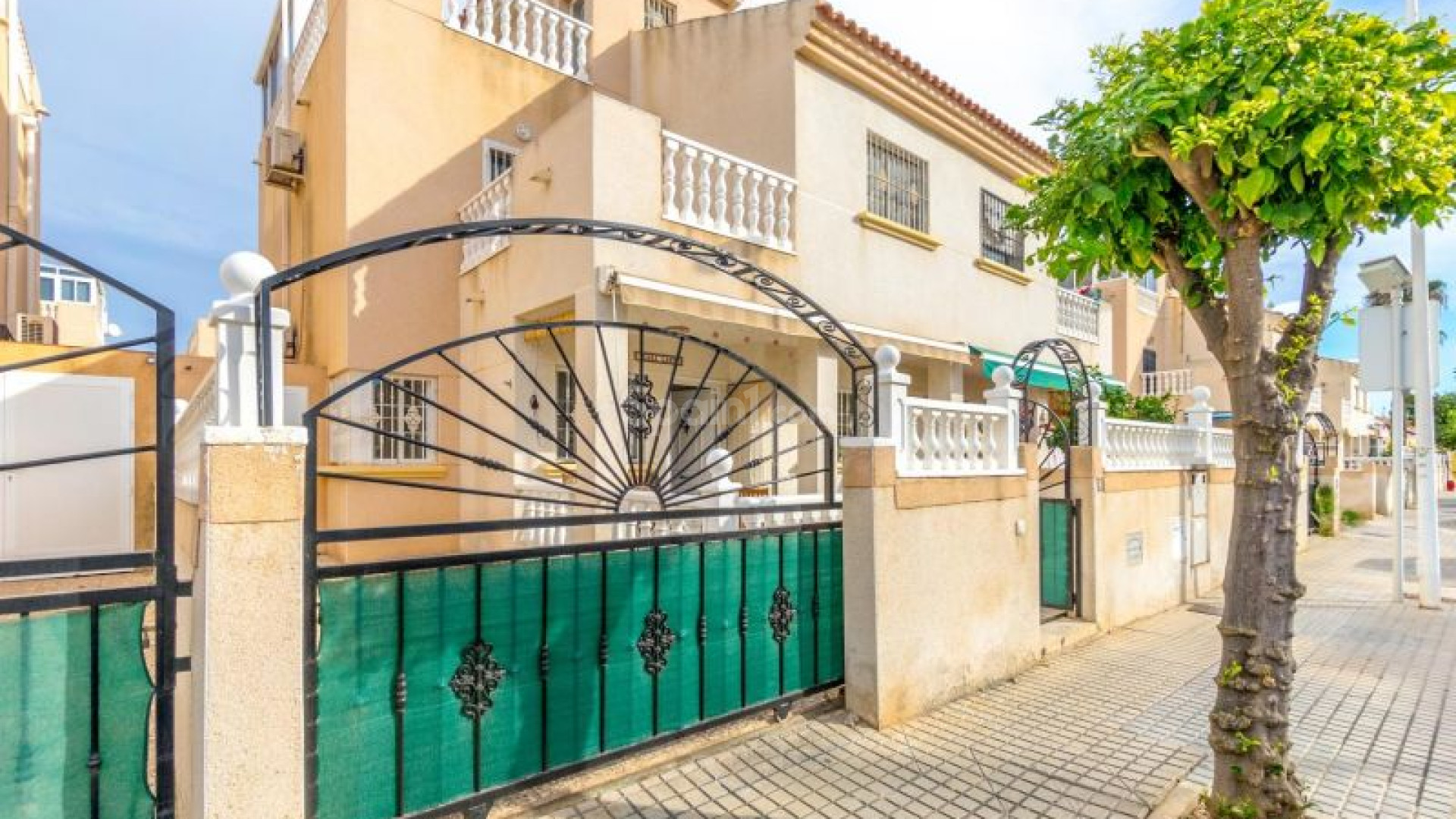 Resale - Townhouse -
Torrevieja