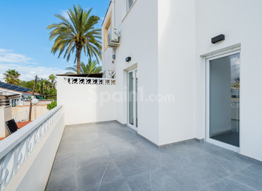 Resale - Townhouse -
Torrevieja