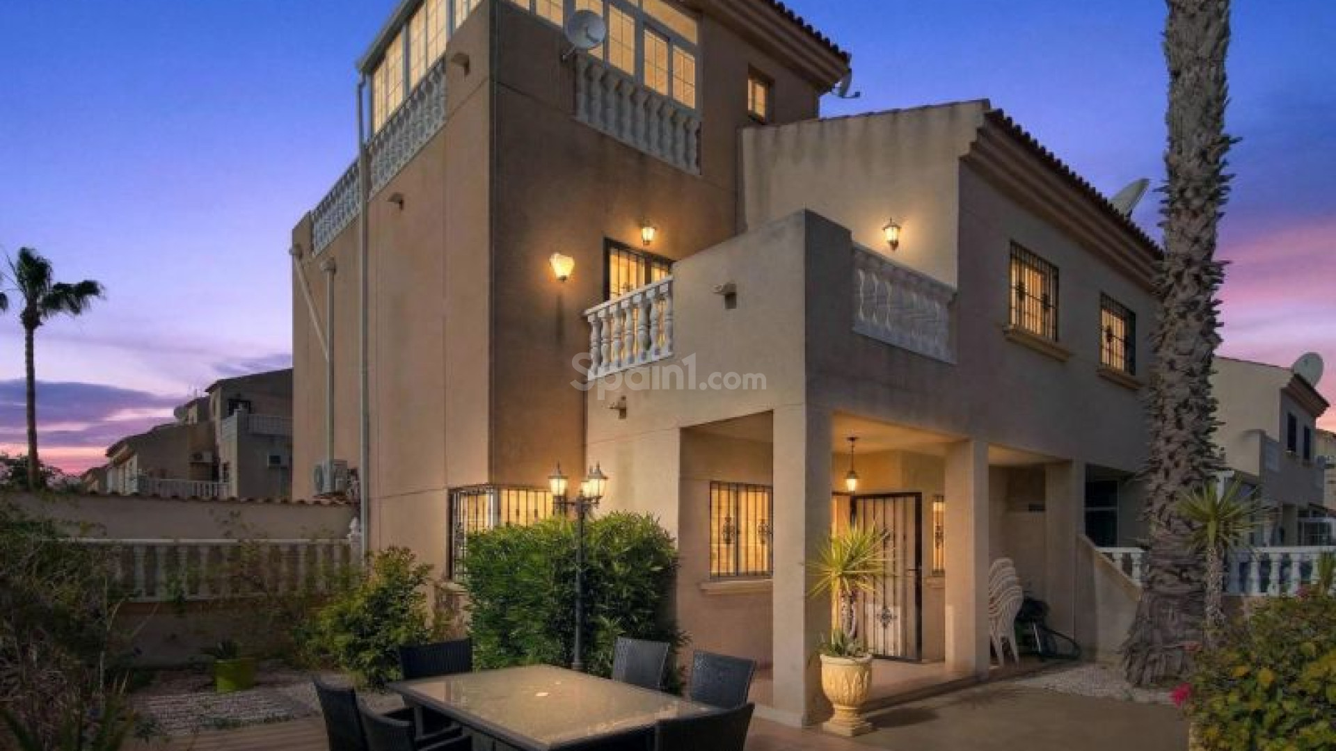 Resale - Townhouse -
Torrevieja