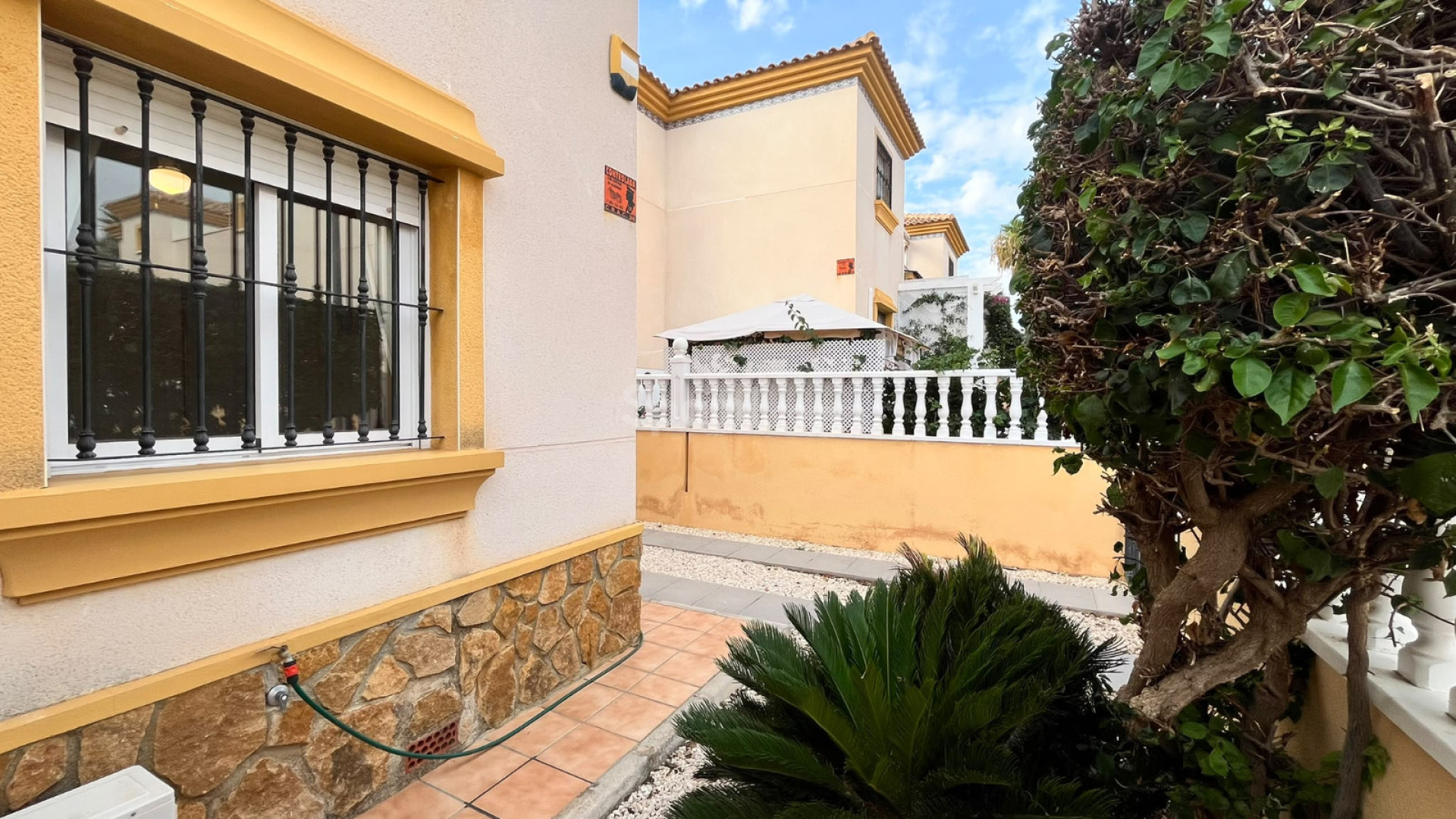 Resale - Townhouse -
Villamartin - PAU 8