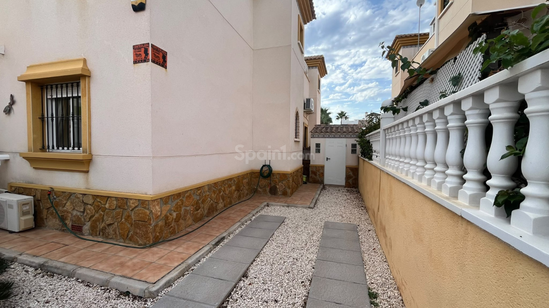 Resale - Townhouse -
Villamartin - PAU 8