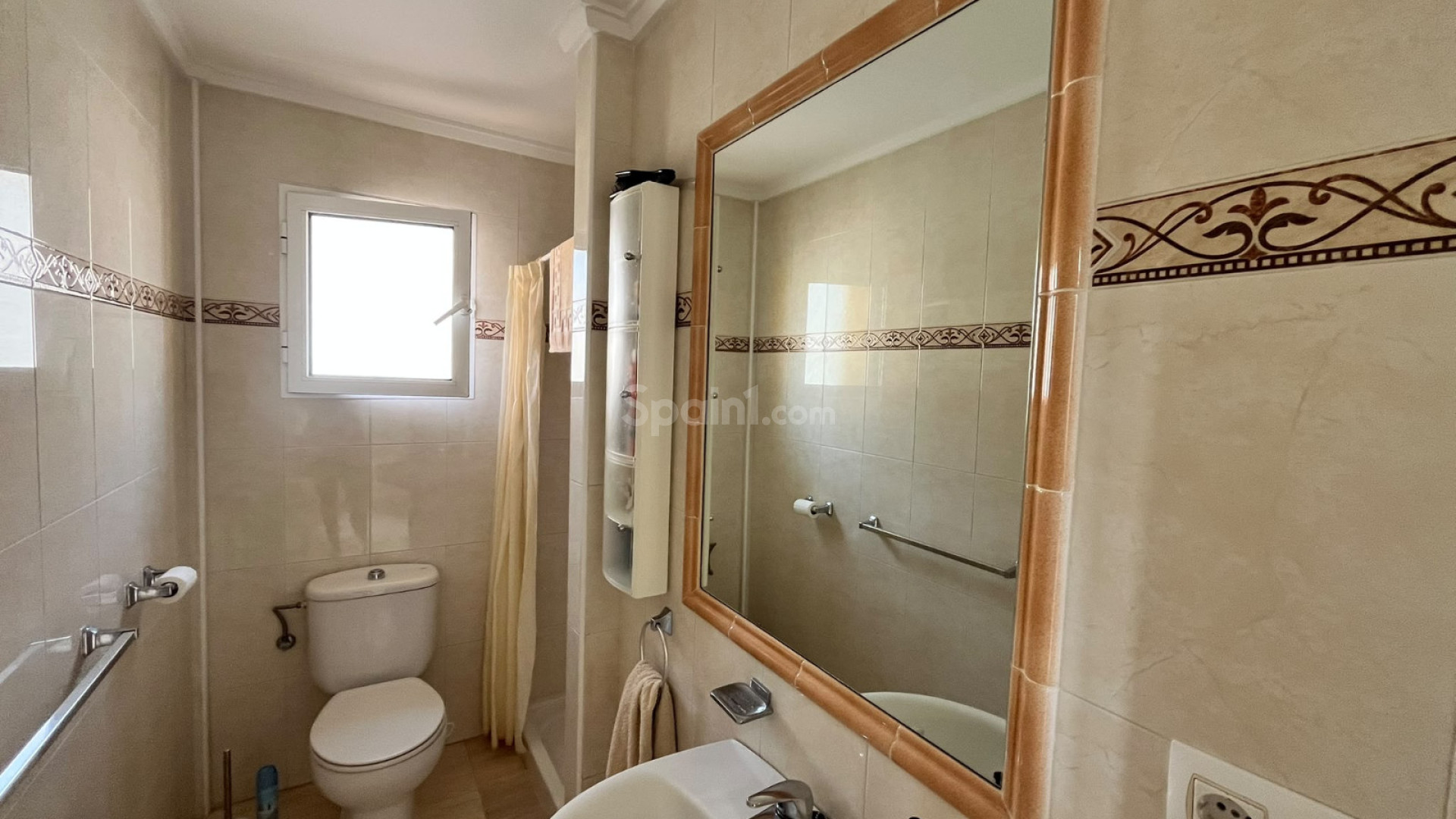 Resale - Townhouse -
Villamartin - PAU 8