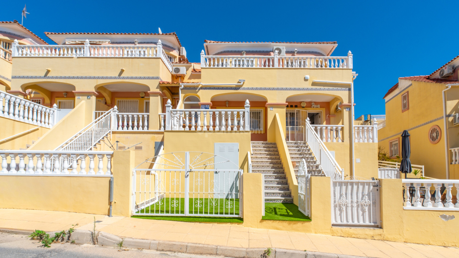 Resale - Townhouse -
Villamartín - Villamartin