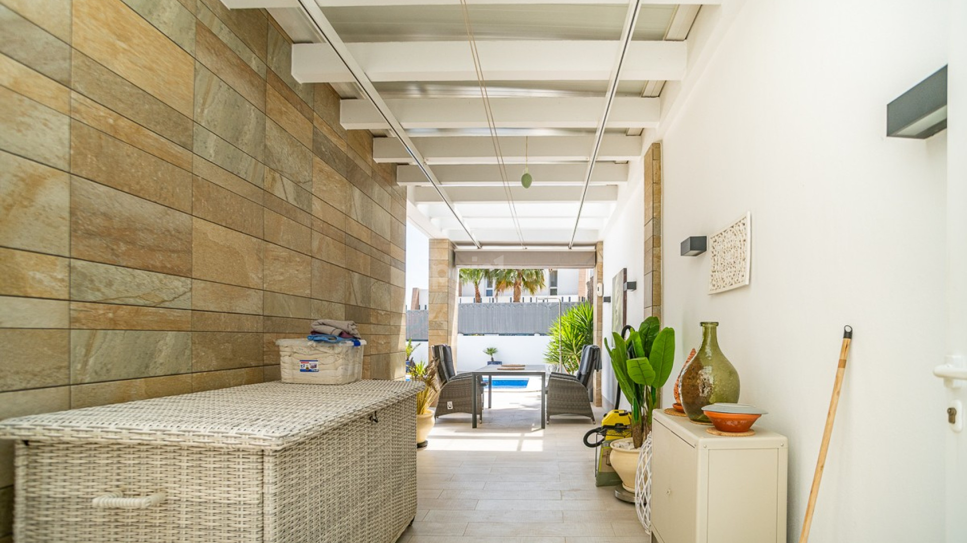 Resale - Villa -
ALGORFA - La Finca Golf