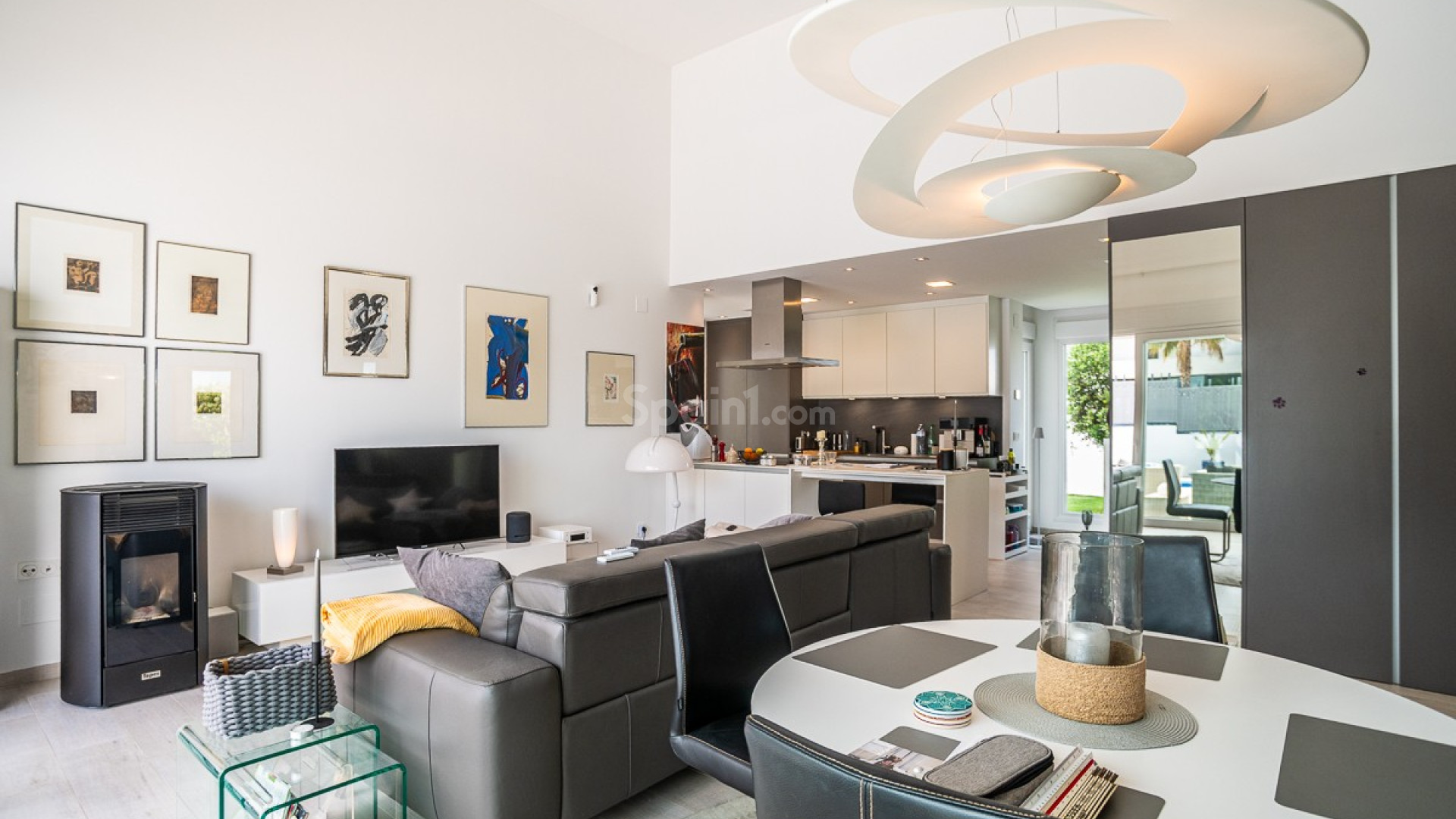 Resale - Villa -
ALGORFA - La Finca Golf