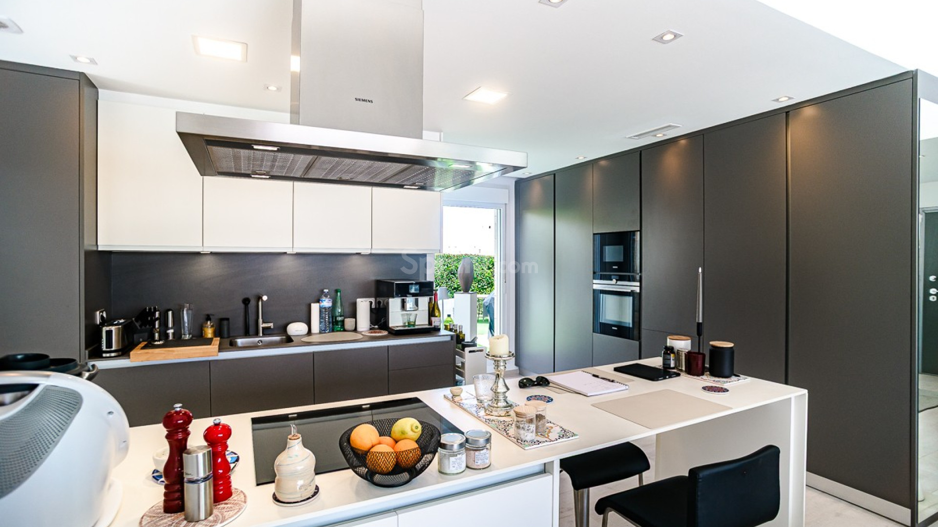 Resale - Villa -
ALGORFA - La Finca Golf