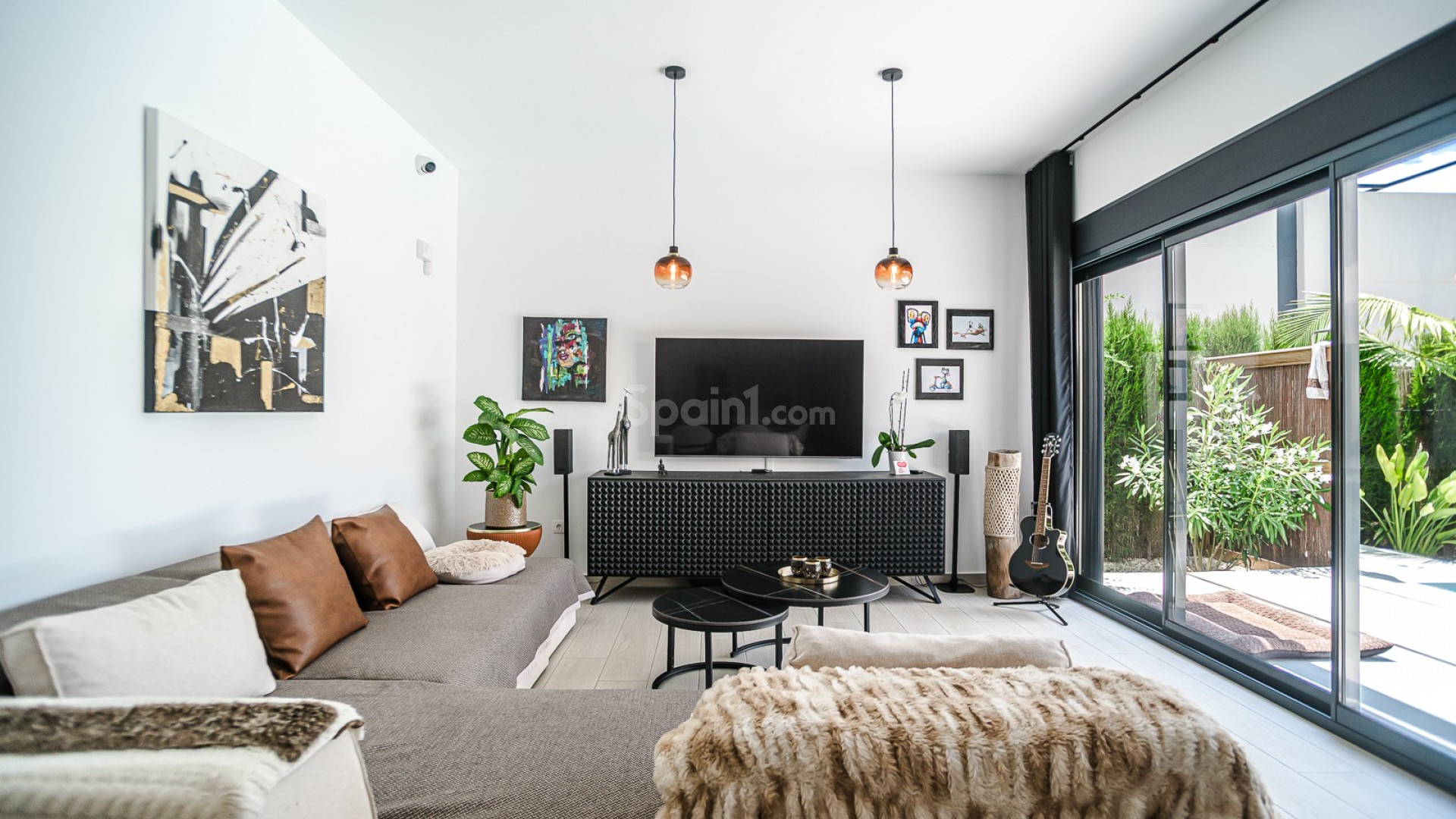 Resale - Villa -
ALGORFA - La Finca Golf