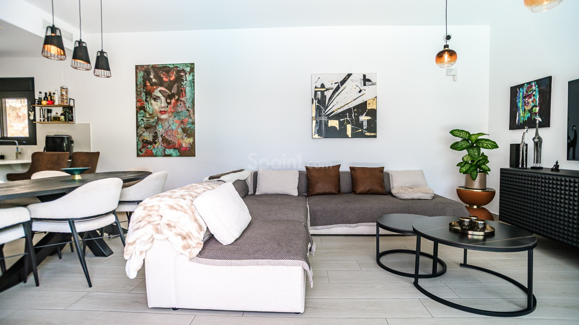 Resale - Villa -
ALGORFA - La Finca Golf