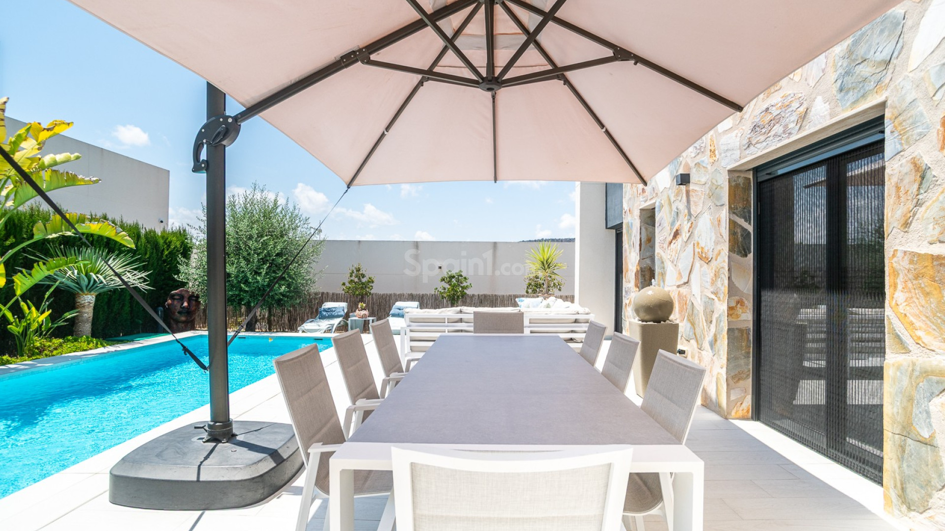 Resale - Villa -
ALGORFA - La Finca Golf
