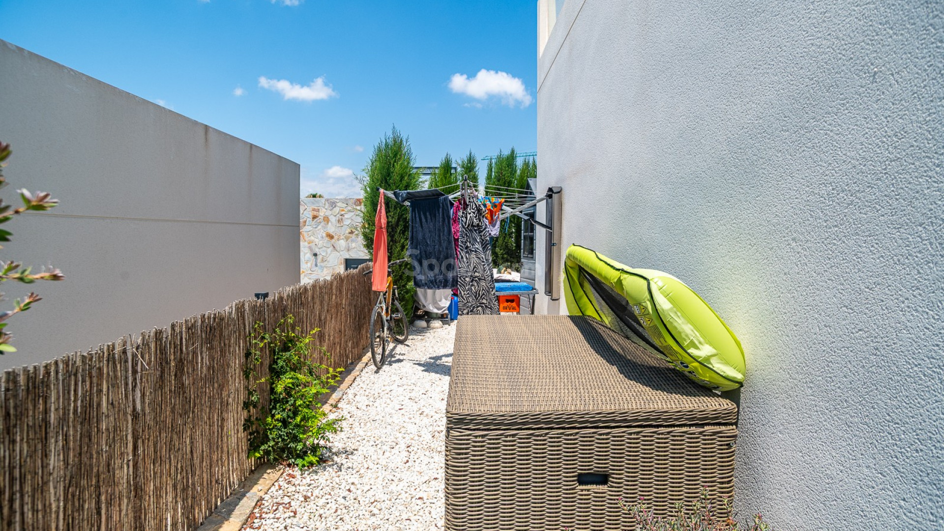 Resale - Villa -
ALGORFA - La Finca Golf
