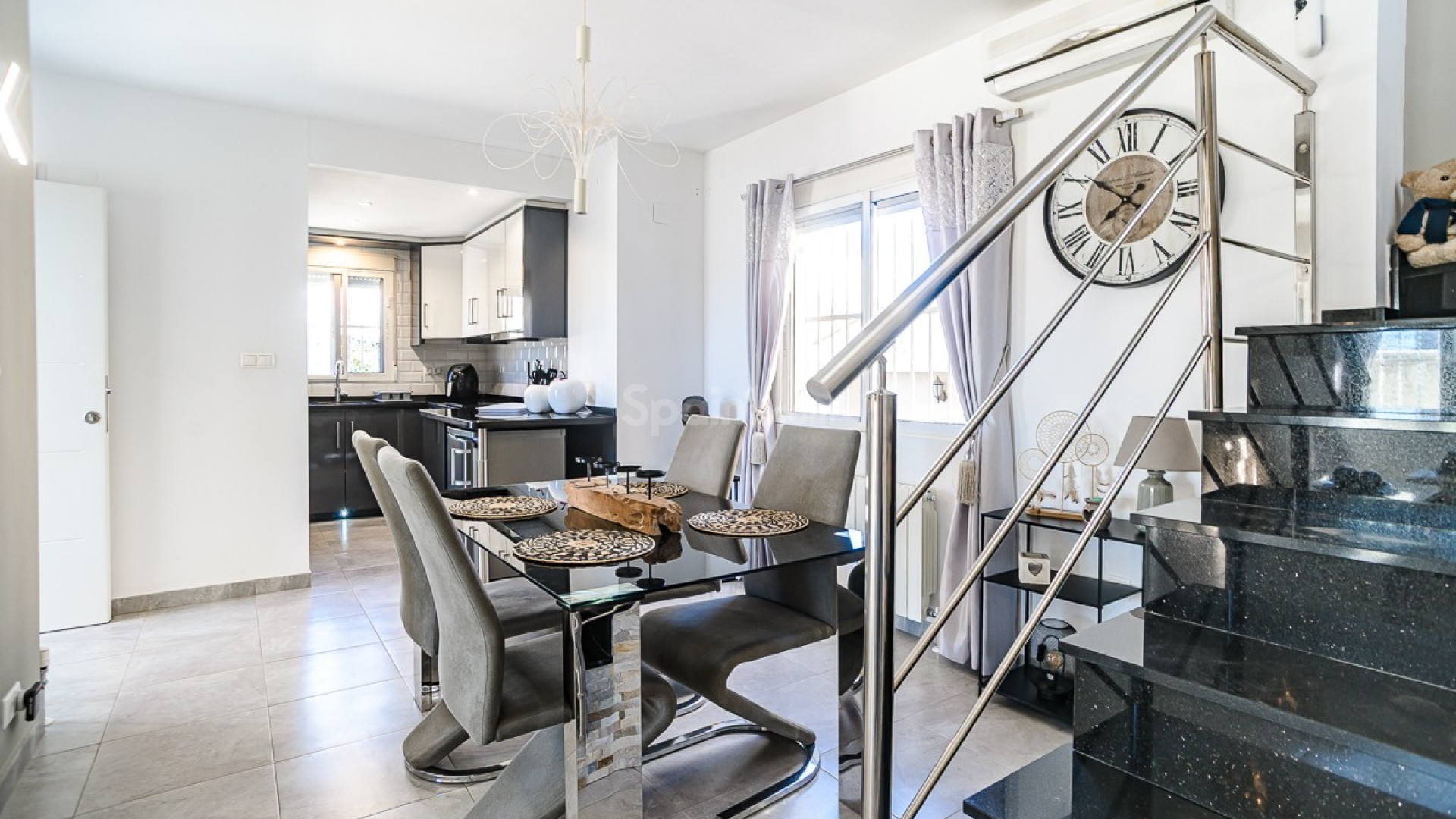 Resale - Villa -
ALGORFA
